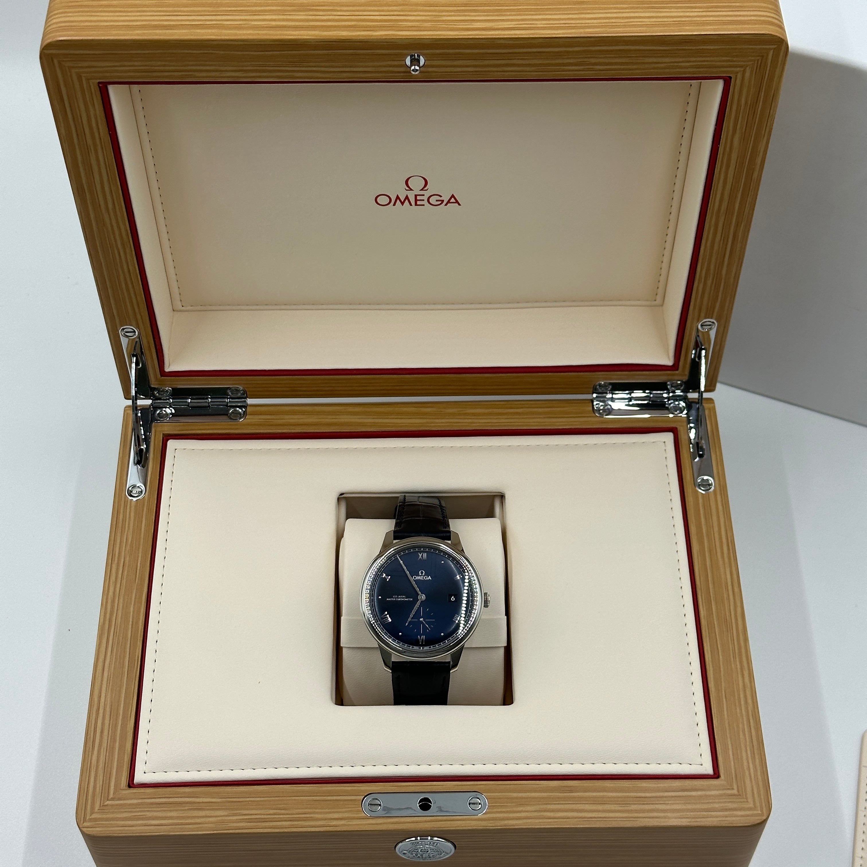 Omega 434.13.41.20.03.001 De Ville Small Seconds Master Chronometer