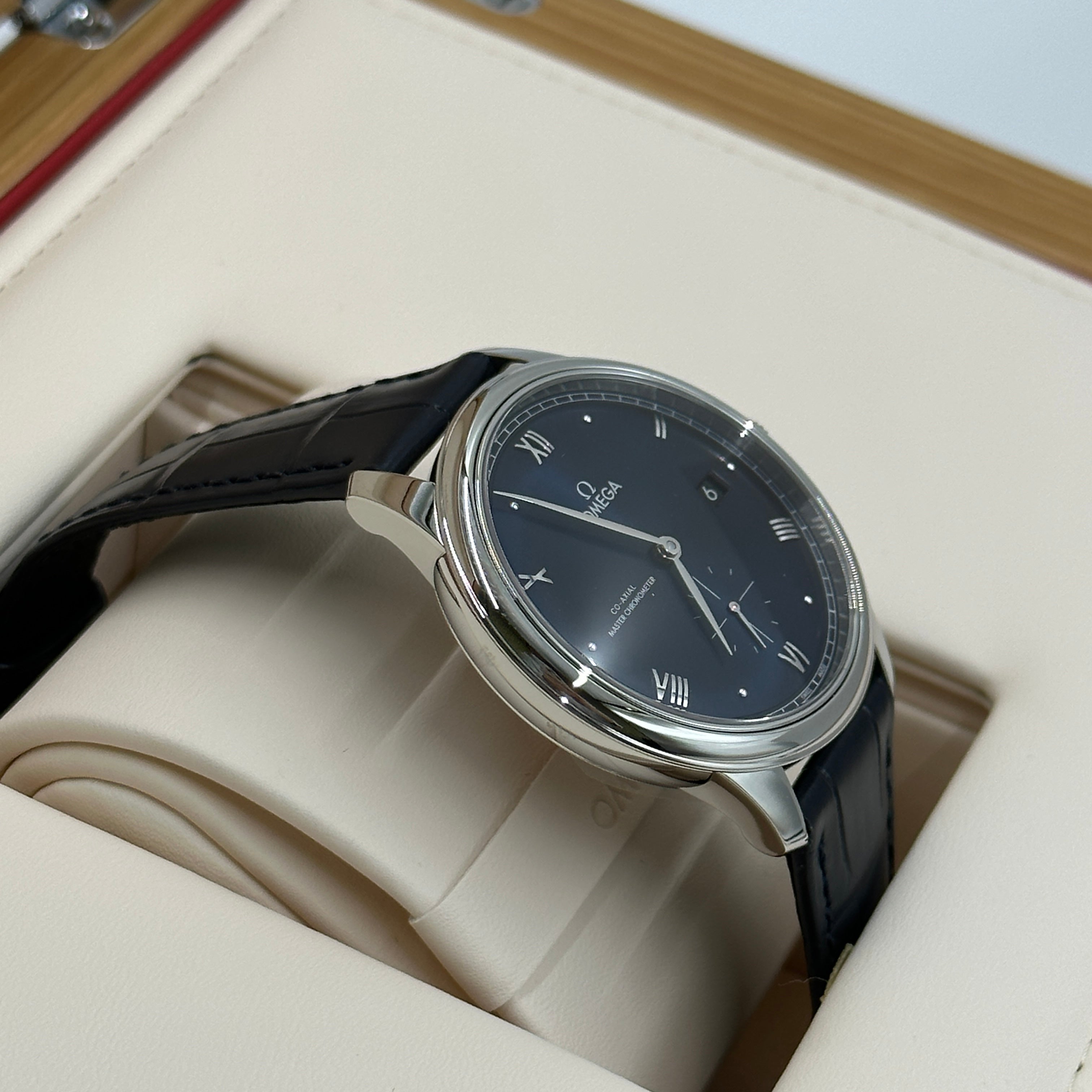 Omega 434.13.41.20.03.001 De Ville Small Seconds Master Chronometer