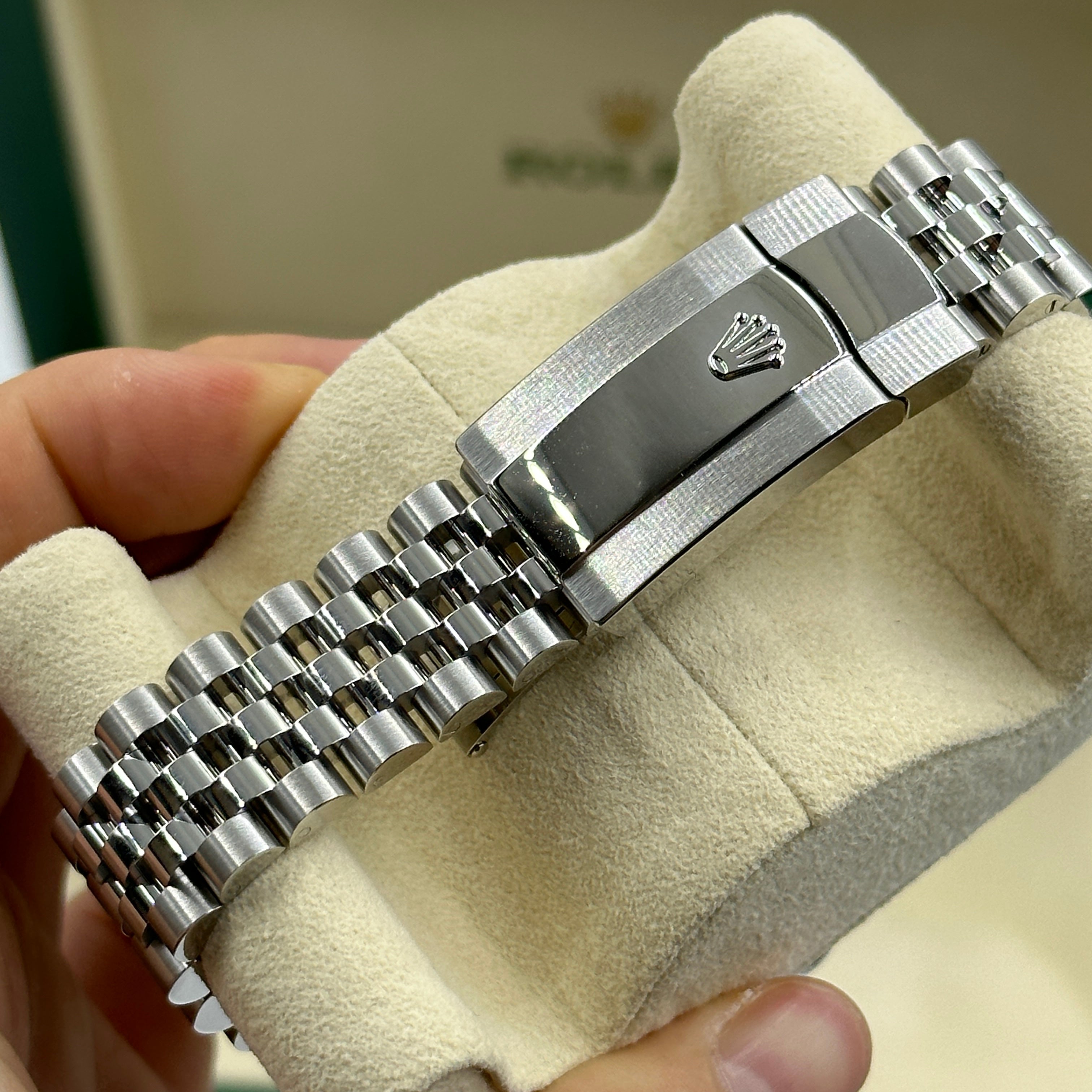 Rolex Datejust 36 126200 Silver Index Dial Jubilee