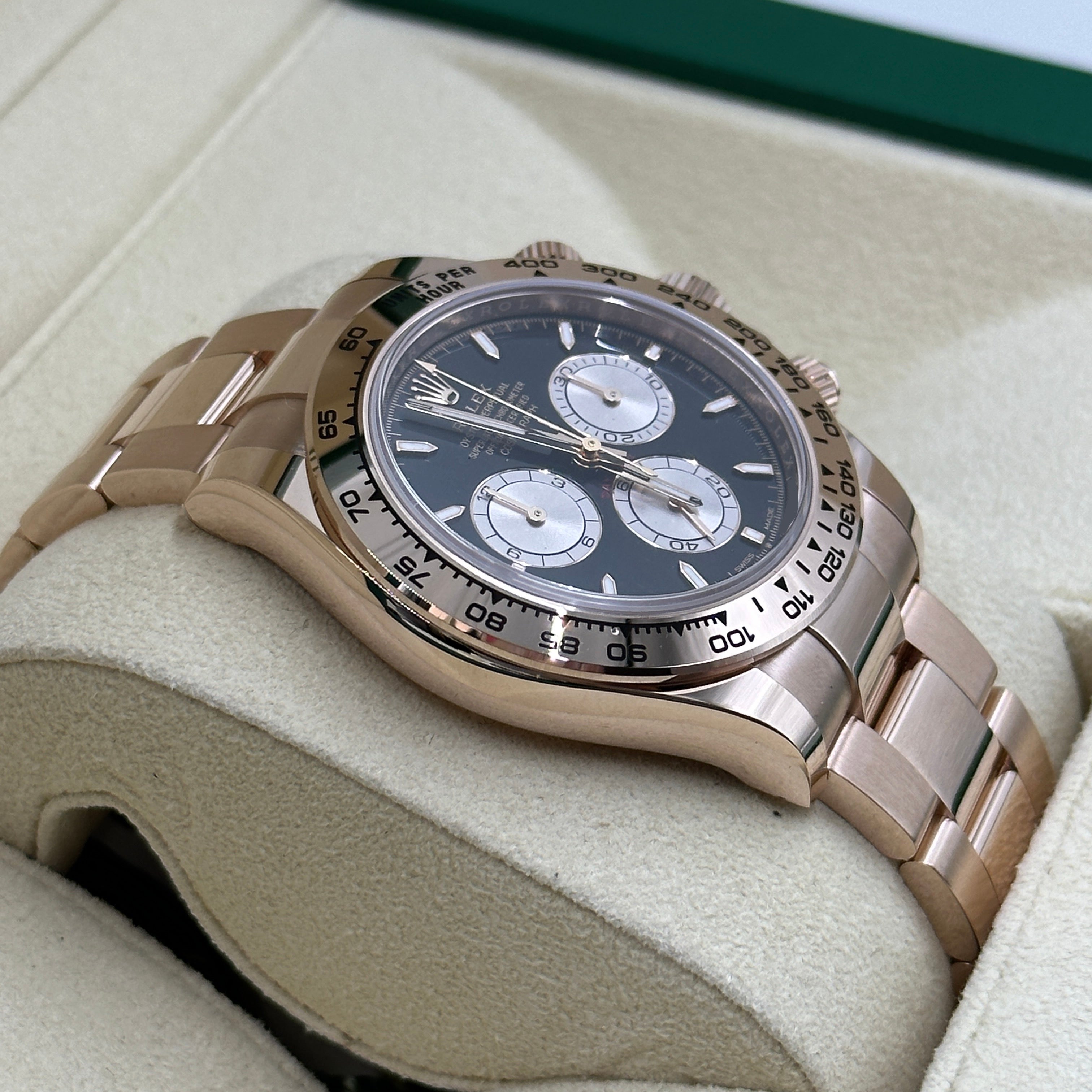Rolex Cosmograph Daytona 126505 Hellschwarz und Sundust