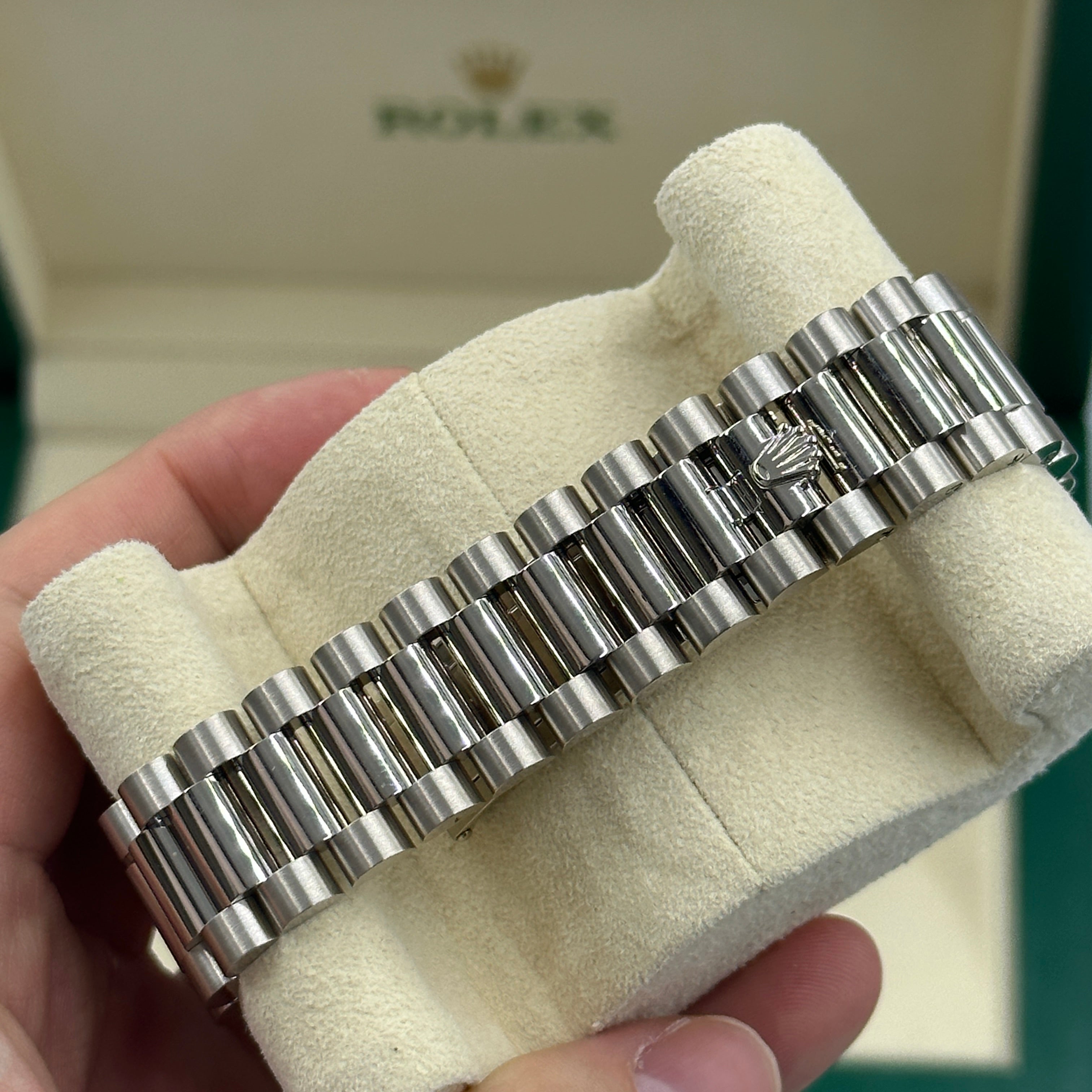 Rolex Day-Date 36 128239NG WHITE