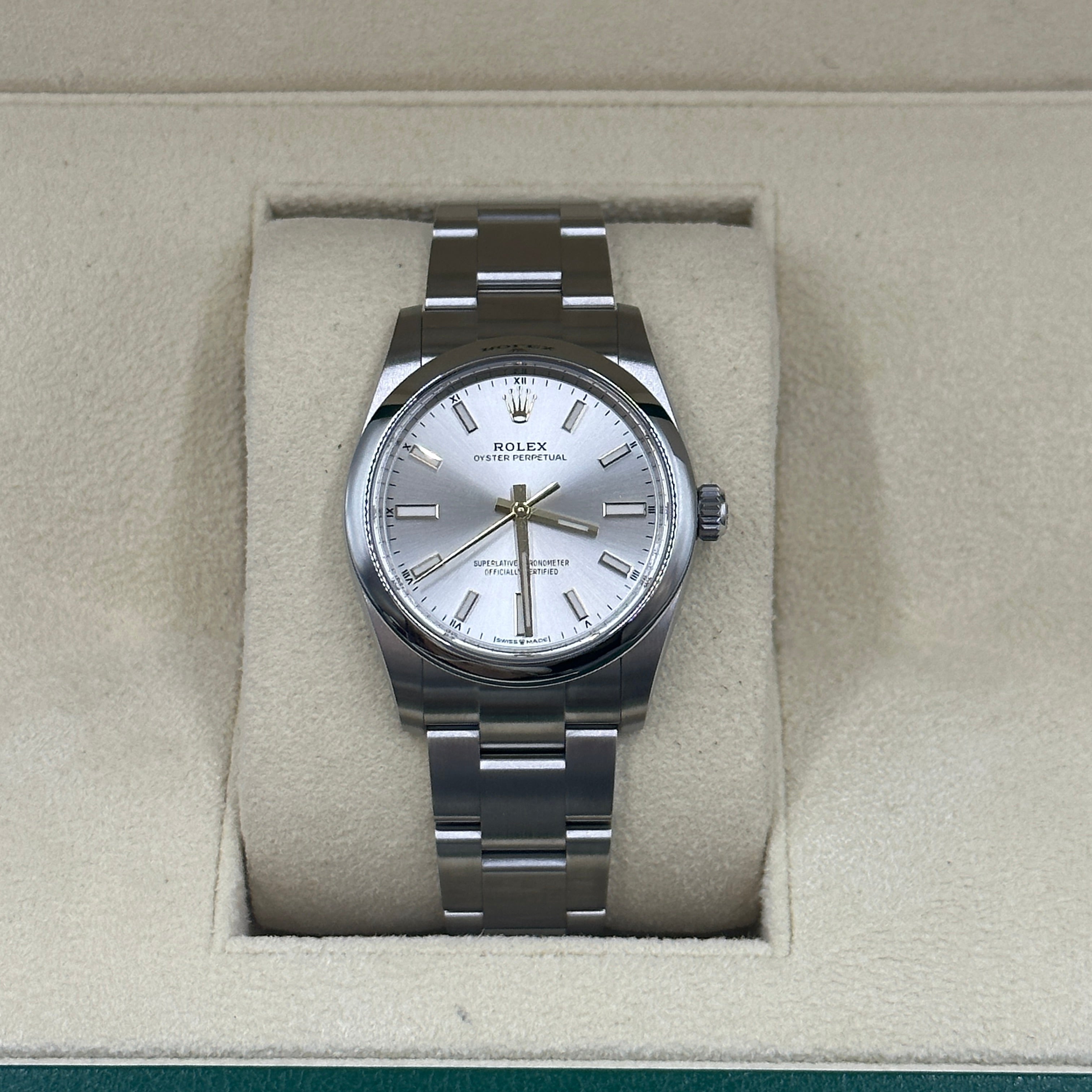 Rolex Perpetual 34 124200 Silver Oyster
