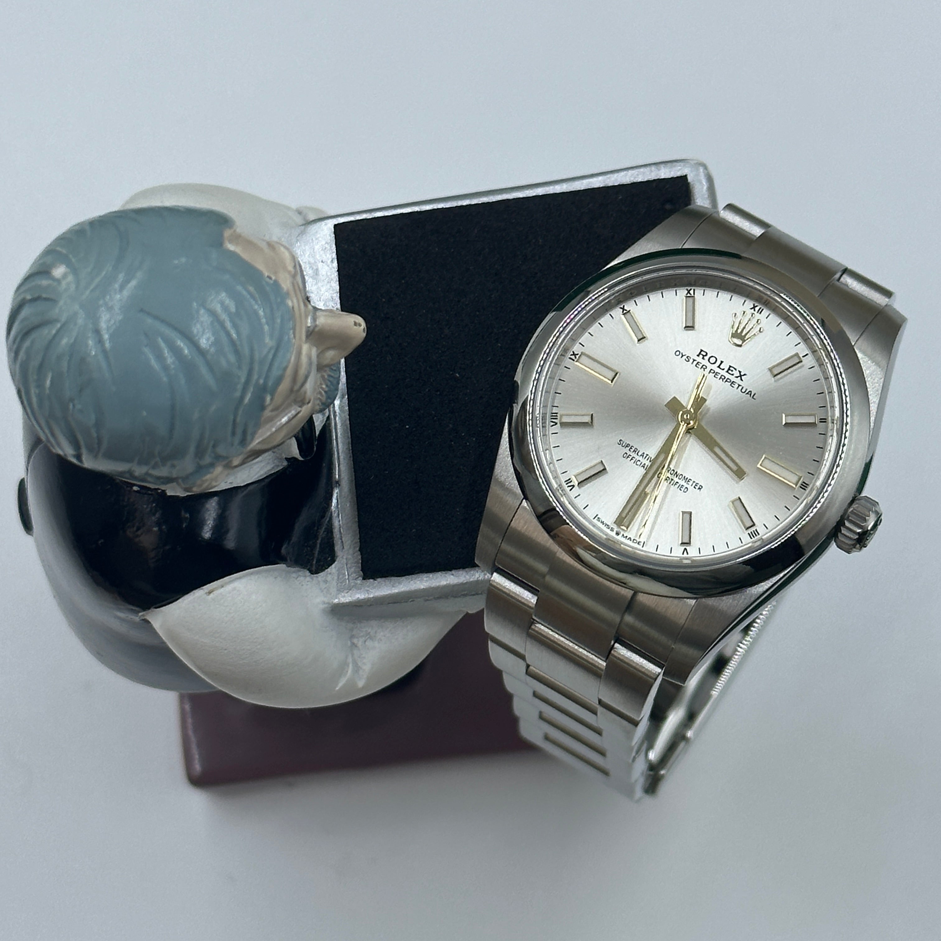 Rolex Perpetual 34 124200 Silver Oyster