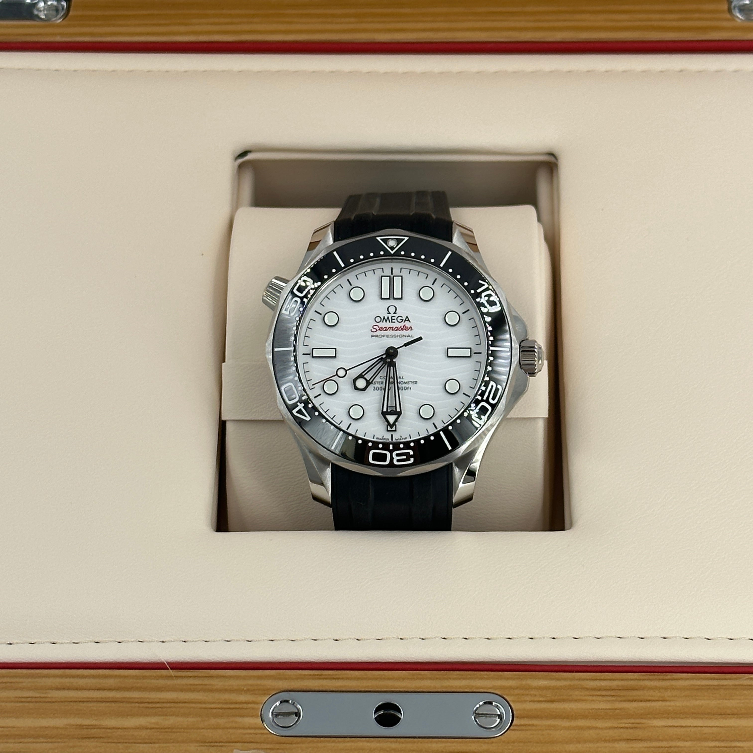 Omega Seamaster Diver 300M 210.32.42.20.04.001