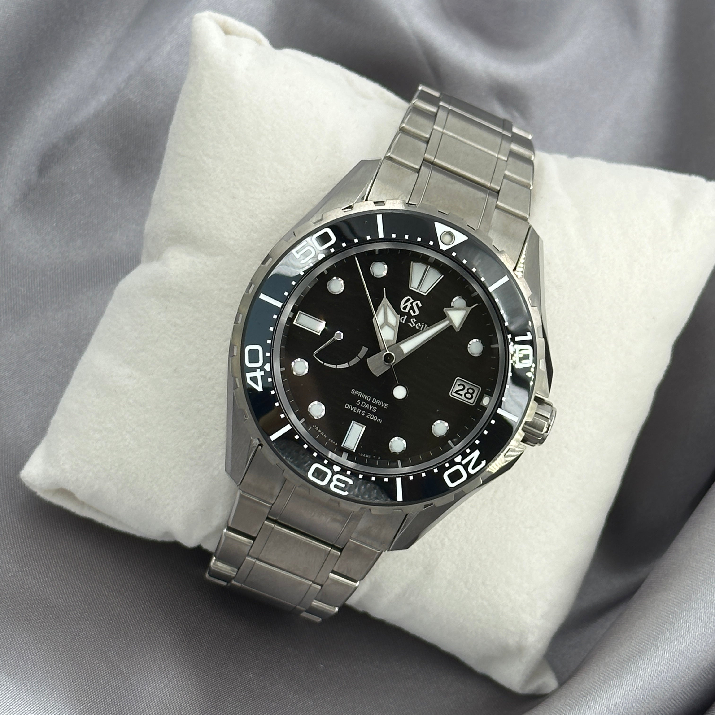 Grand Seiko Evolution 9 Collection SLGA015 2026