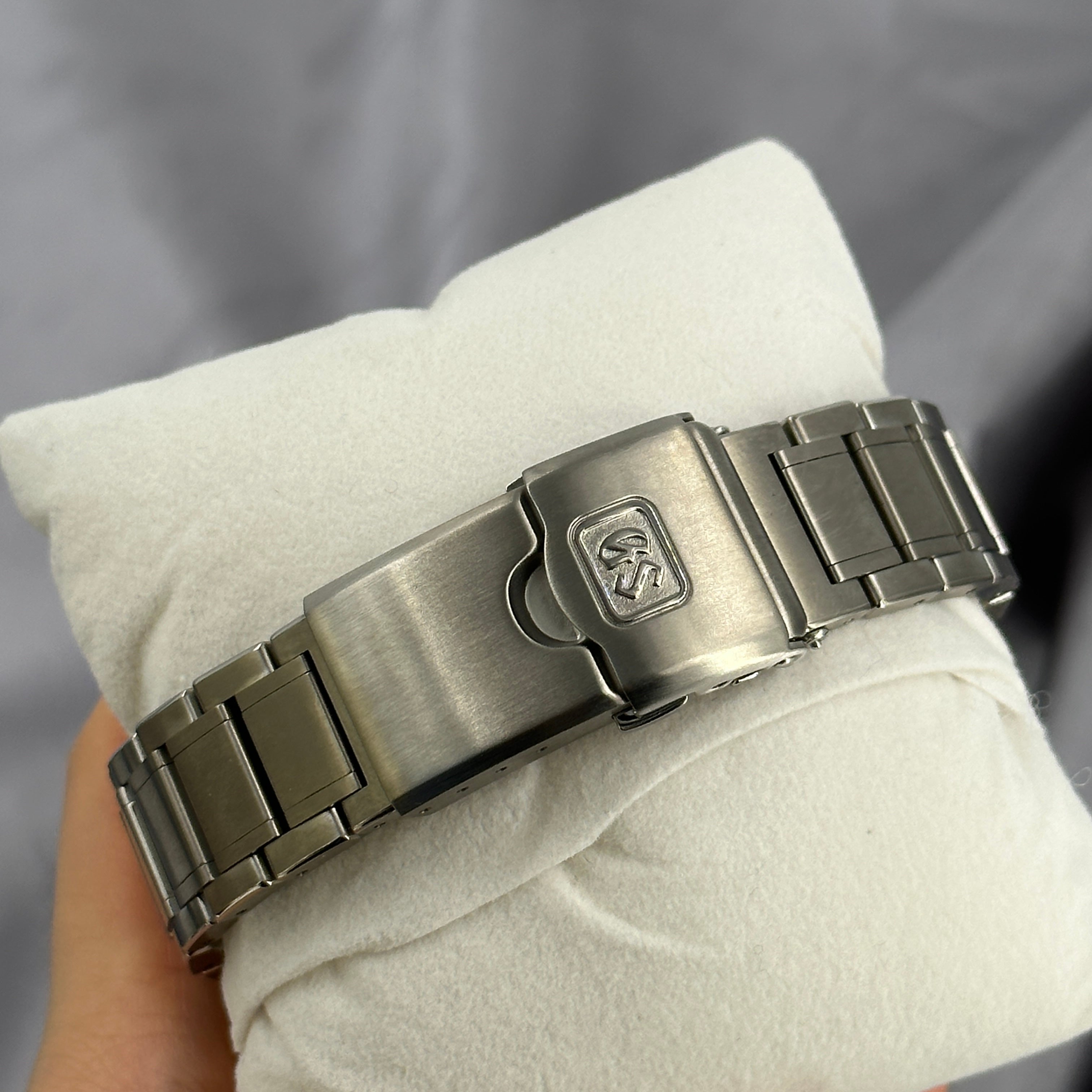 Grand Seiko Evolution 9 Collection SLGA015 2026