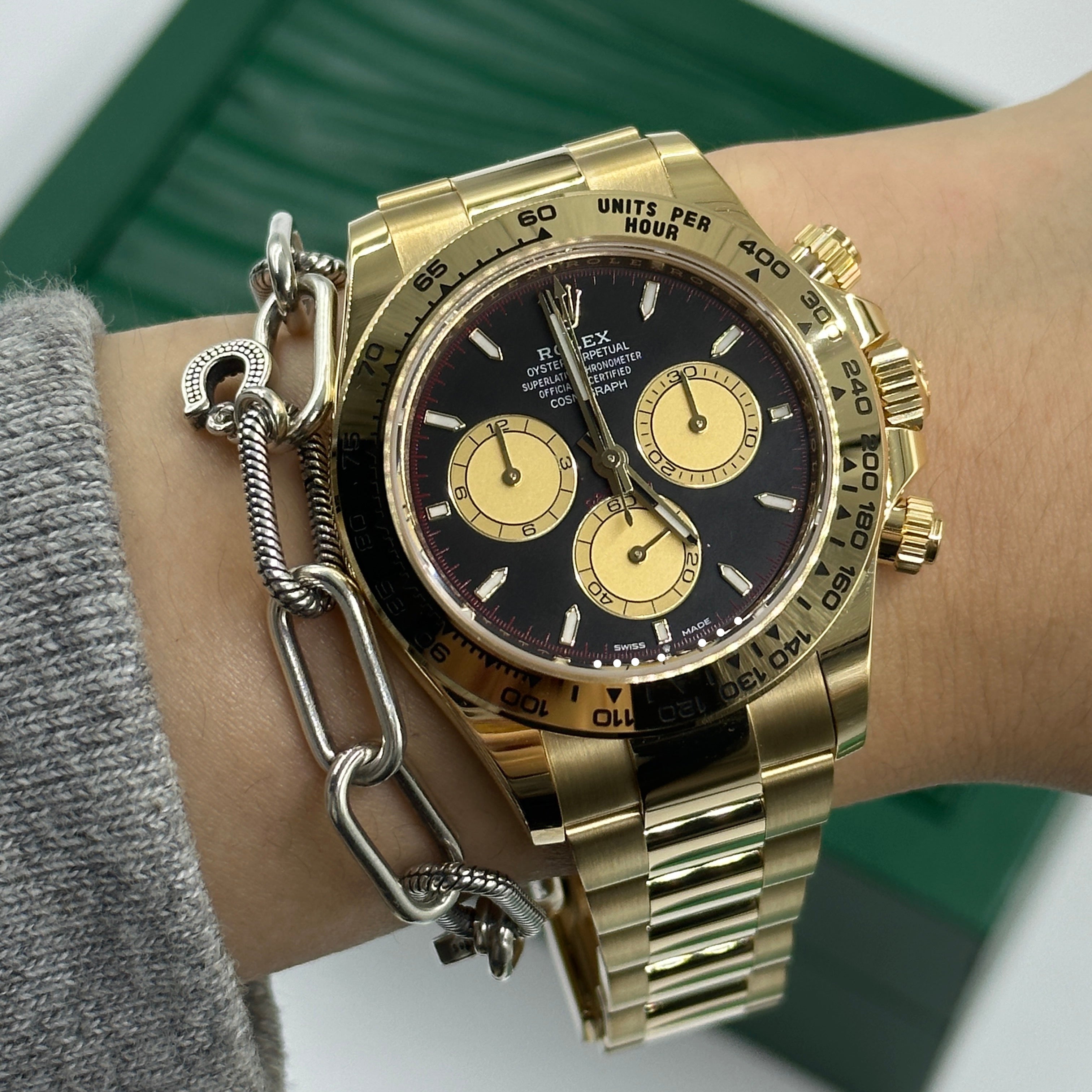 Rolex Cosmograph Daytona 126508 Intensives Schwarz und Champagner