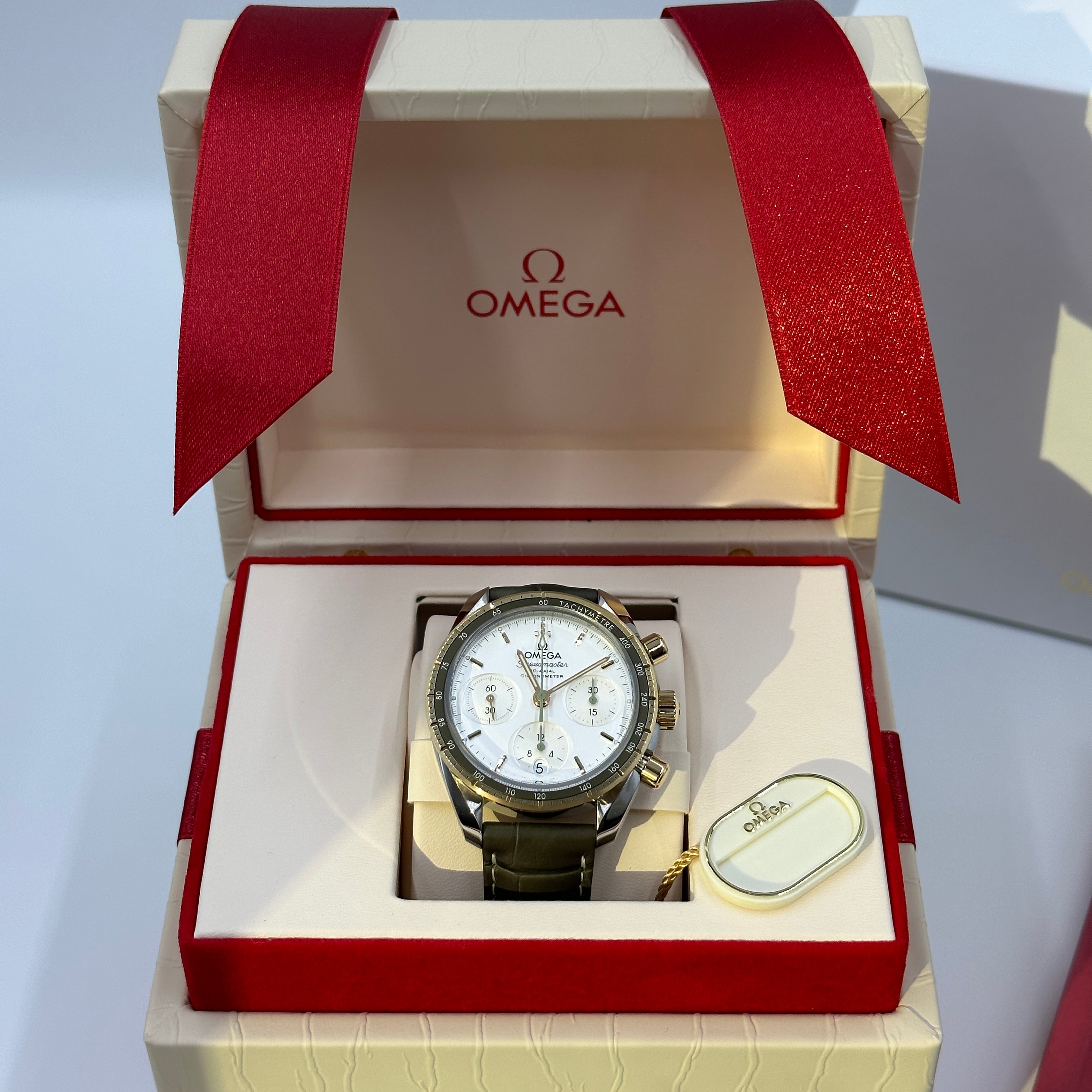 Omega Speedmaster 324.23.38.50.02.001  2026