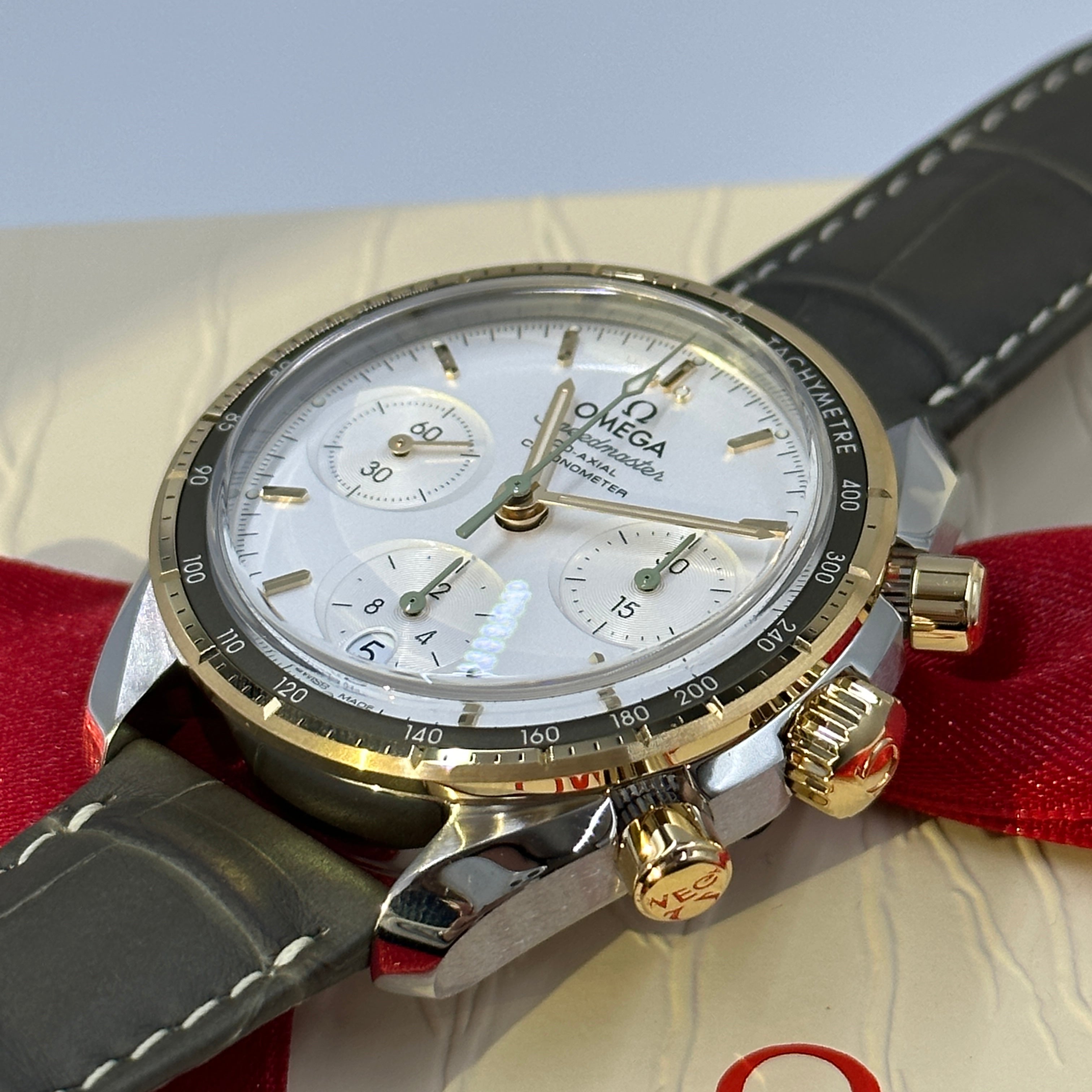 Omega Speedmaster 324.23.38.50.02.001  2026