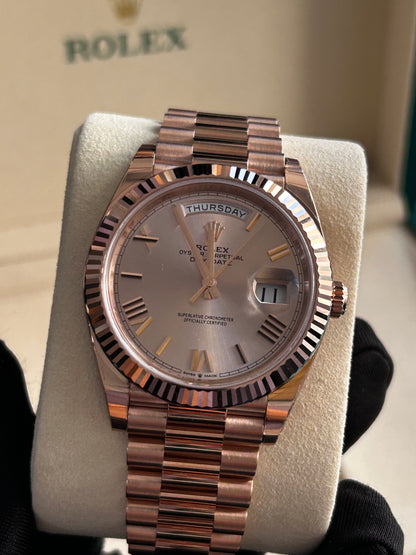 Rolex Day-Date 40 228235 SUNDUST ROMAN