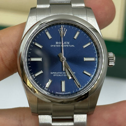 Rolex Oyster Perpetual 34 124200 Blau 2024