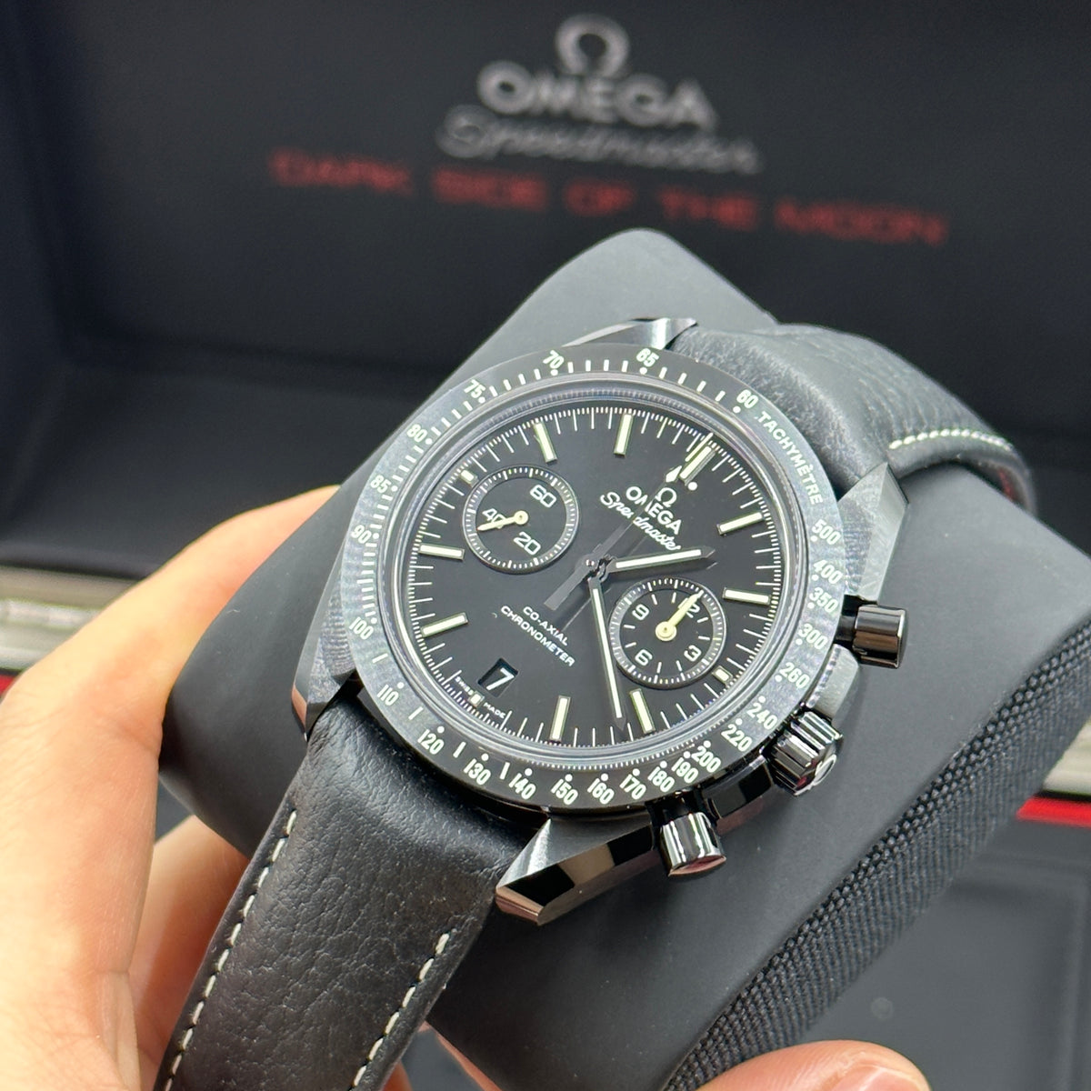 Omega 311.92.44.51.01.004 Speedmaster Moonwatch Co-Axial Dark Side of the Moon Pitch Black 2026