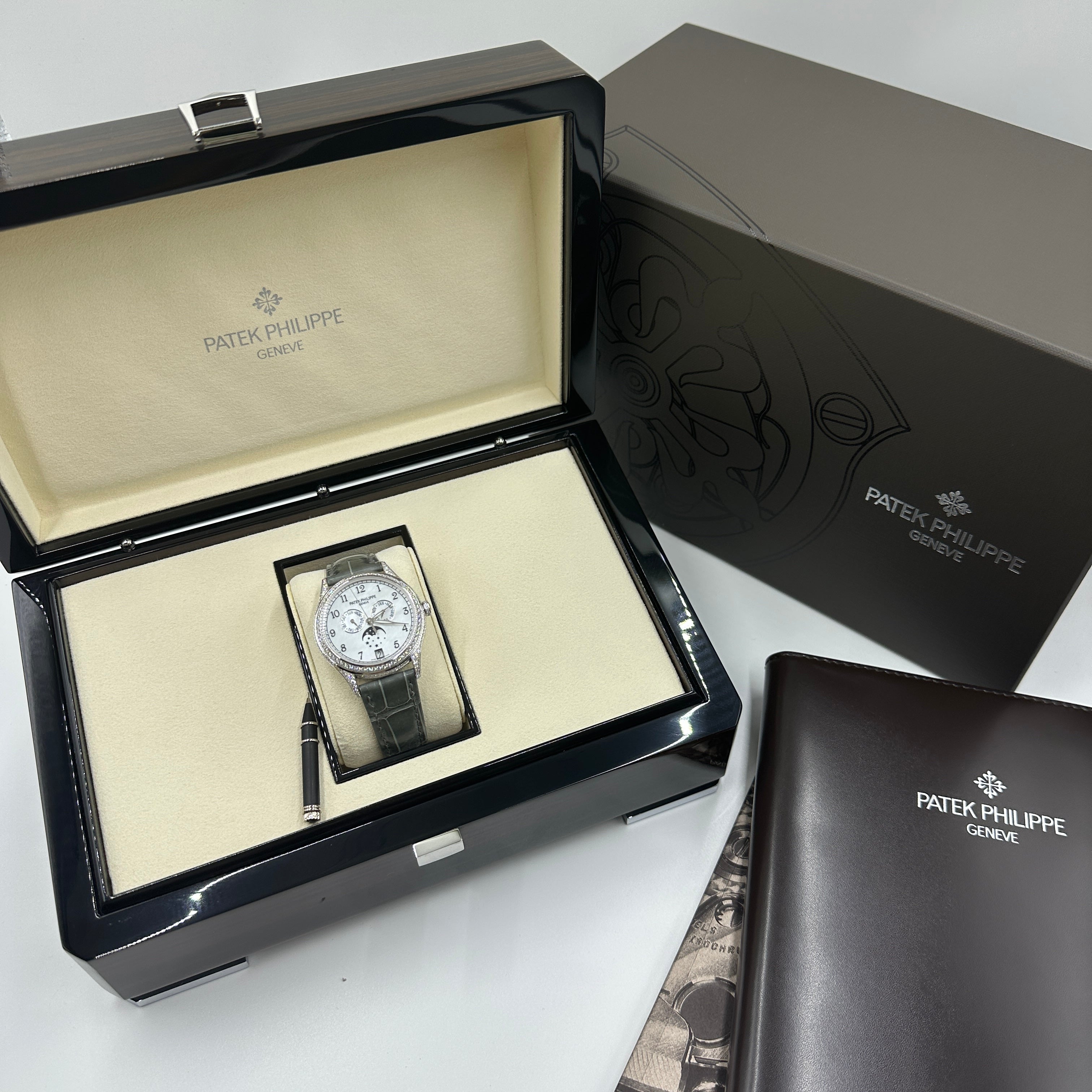 Patek Philippe Complications 4948G-010 2025