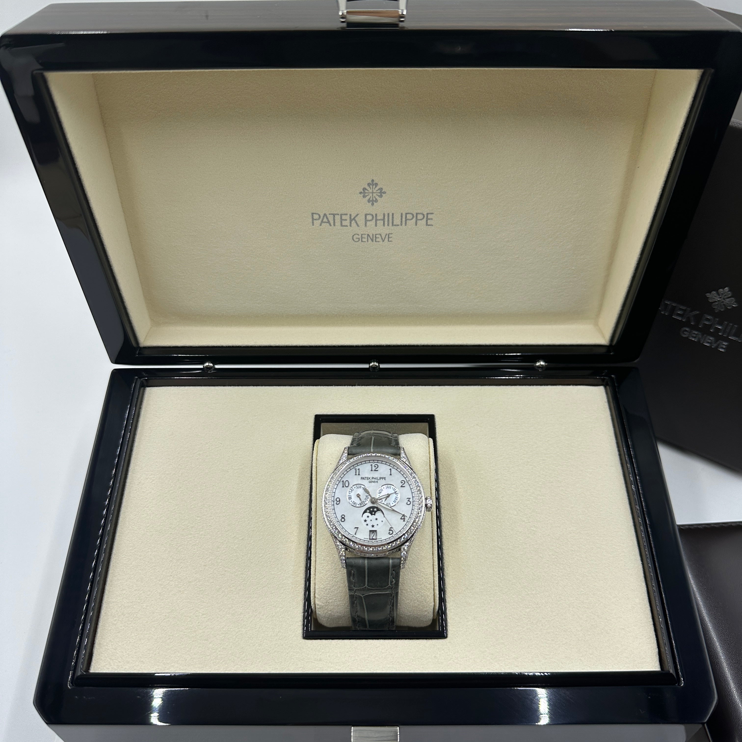 Patek Philippe Complications 4948G-010 2025