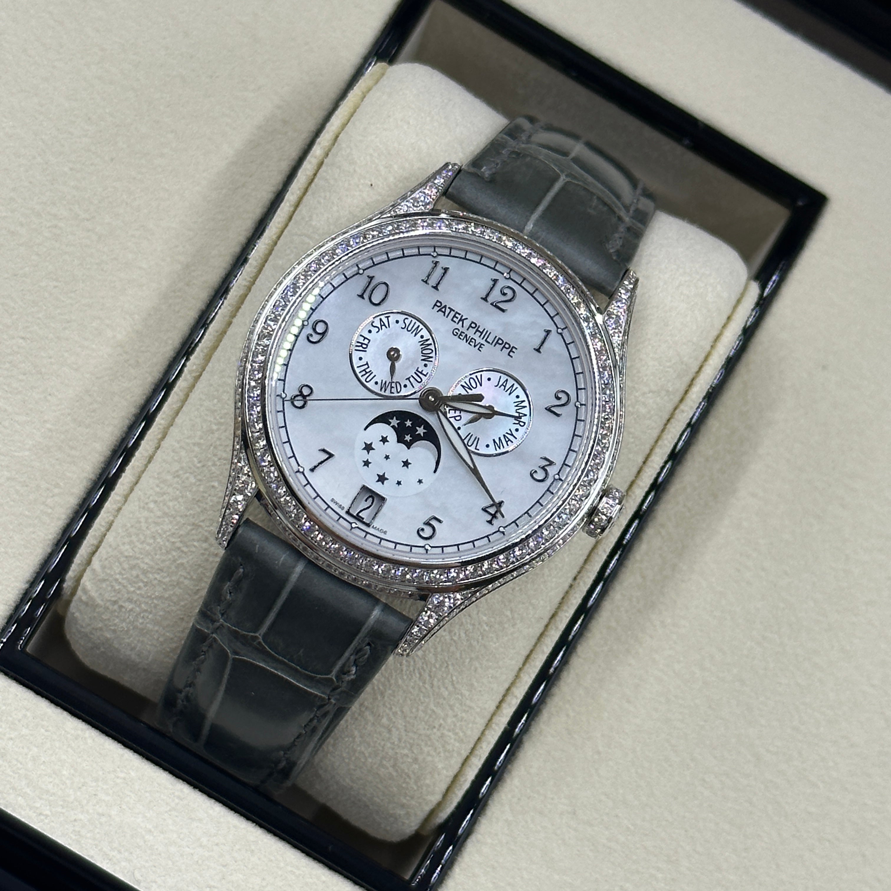 Patek Philippe Complications 4948G-010 2025