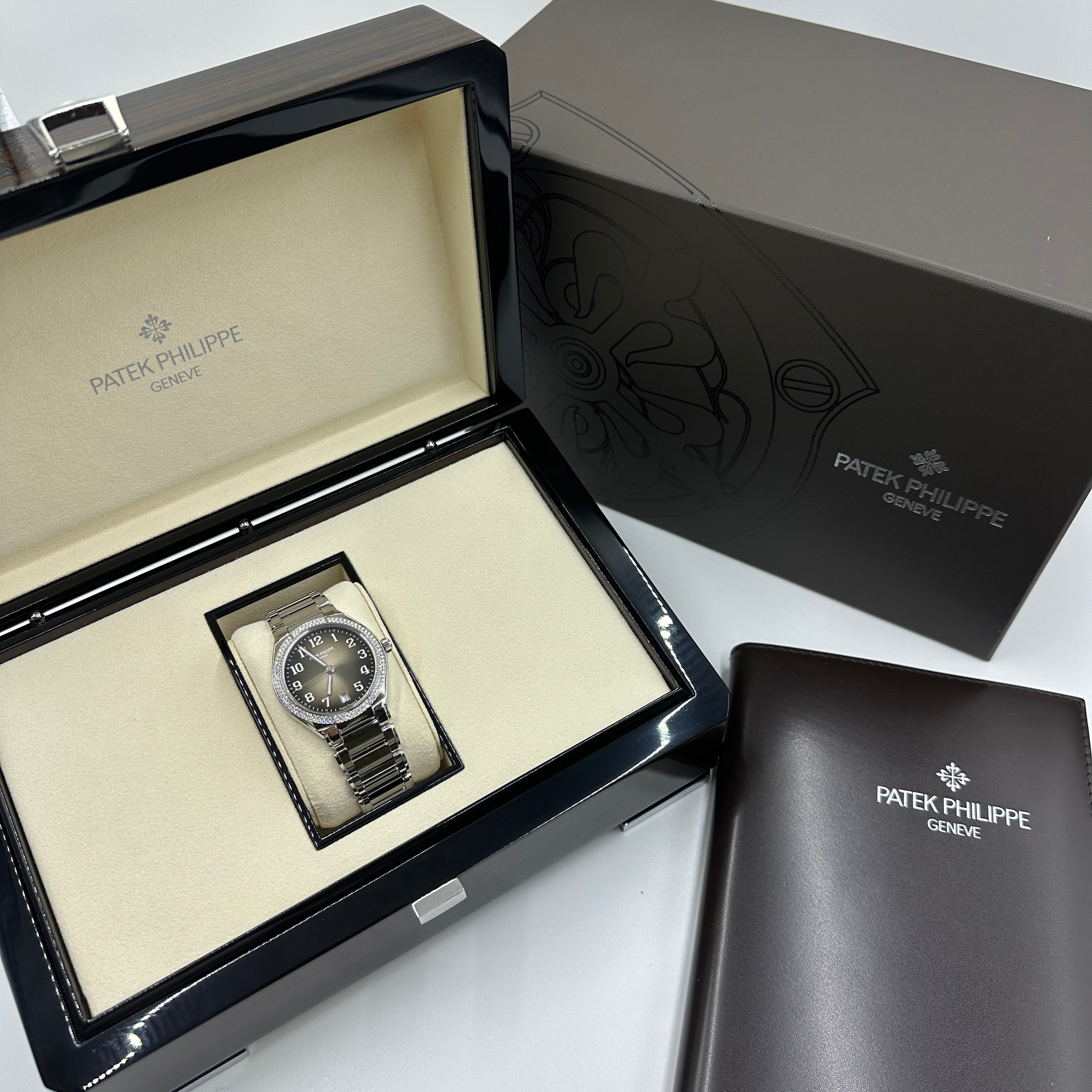 Patek Philippe Twenty~4 Graues Zifferblatt 7300/1200A-010