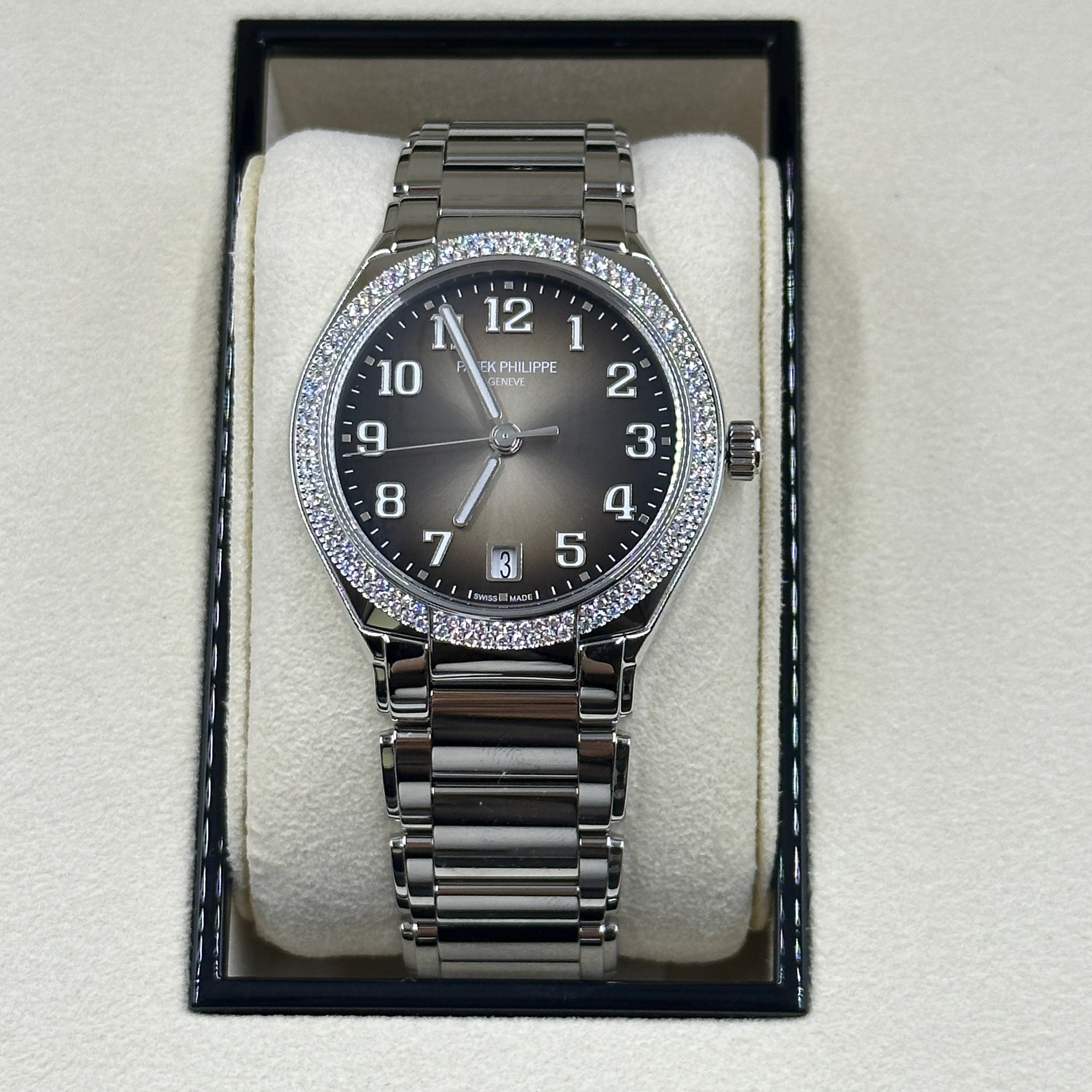 Patek Philippe Twenty~4 Graues Zifferblatt 7300/1200A-010
