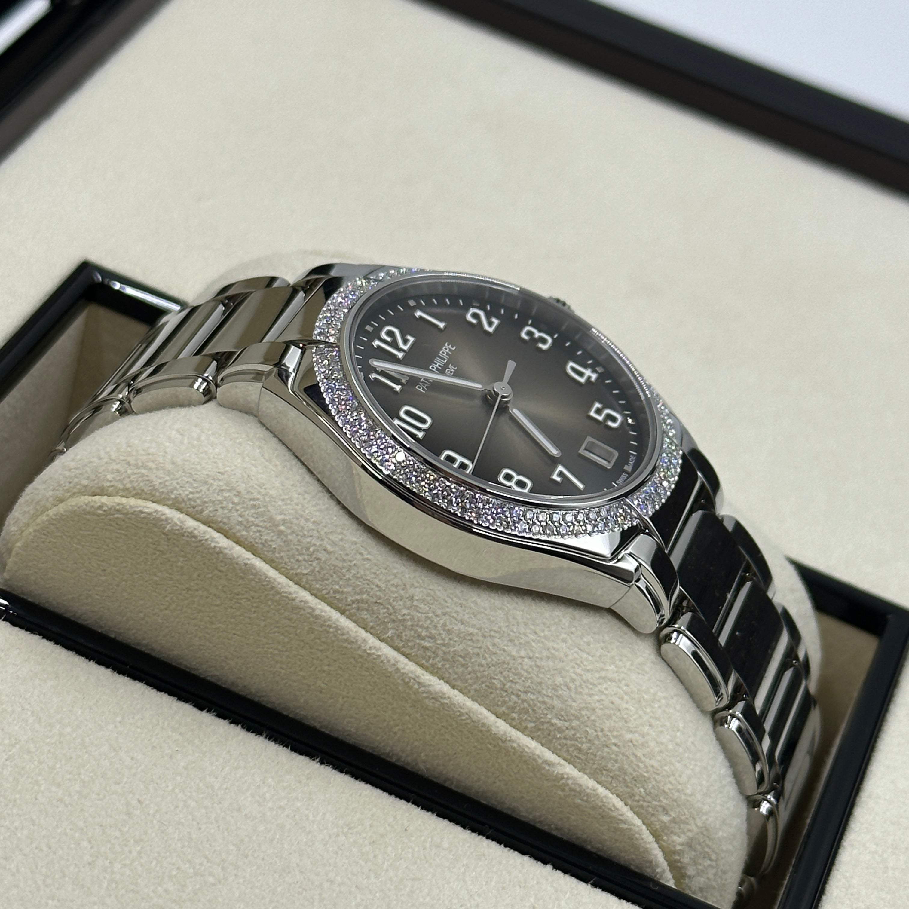 Patek Philippe Twenty~4 Graues Zifferblatt 7300/1200A-010