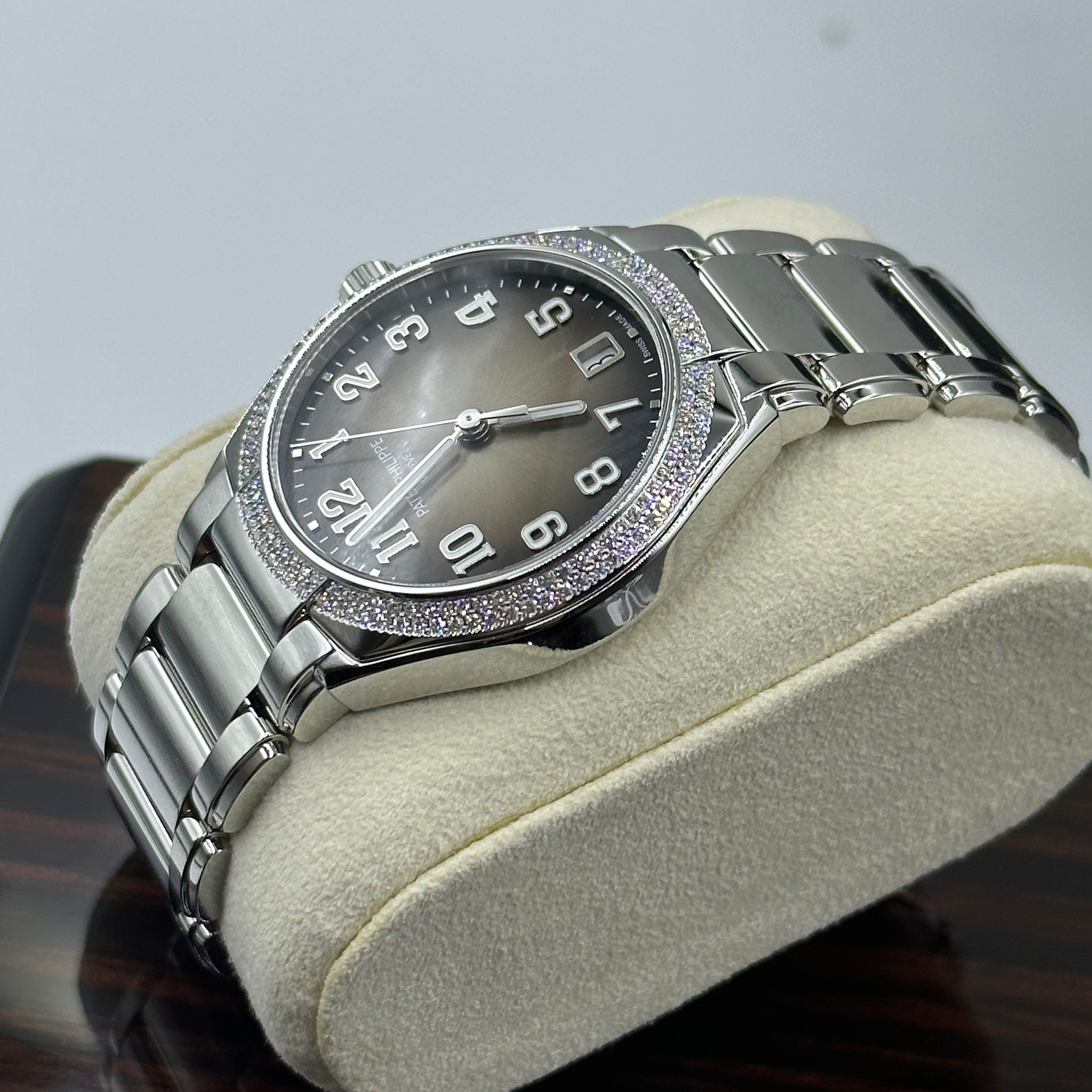 Patek Philippe Twenty~4 Graues Zifferblatt 7300/1200A-010