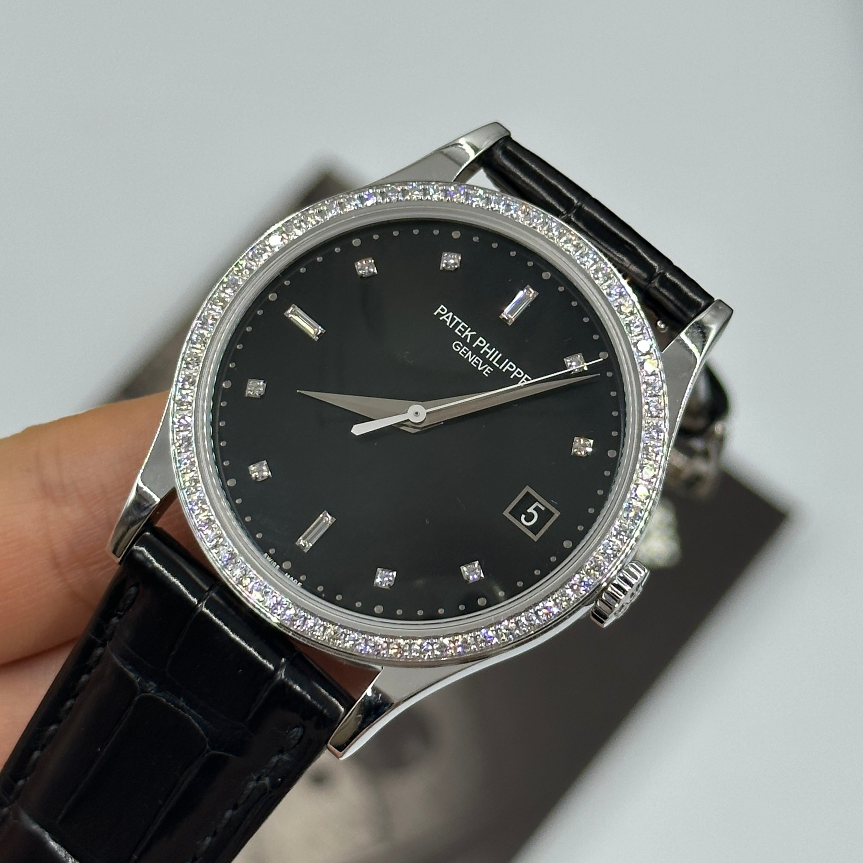 Patek Philippe Calatrava 5297G‑001 Diamantlünette Weißgold 38 mm