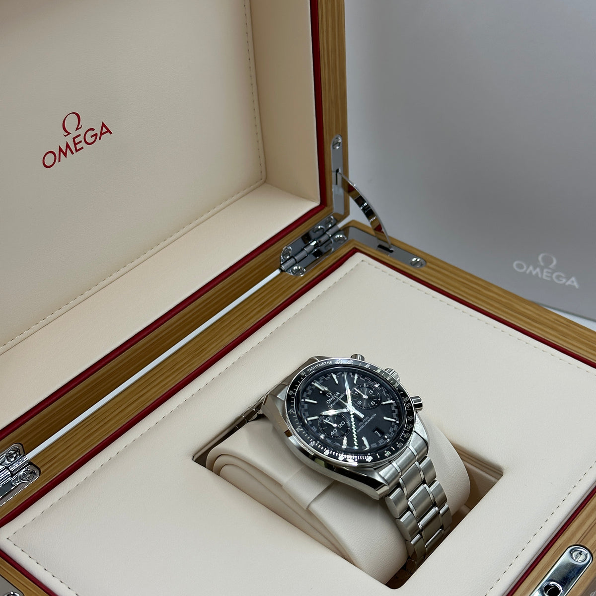 Omega Speedmaster Racing Master 329.30.44.51.01.001 2026