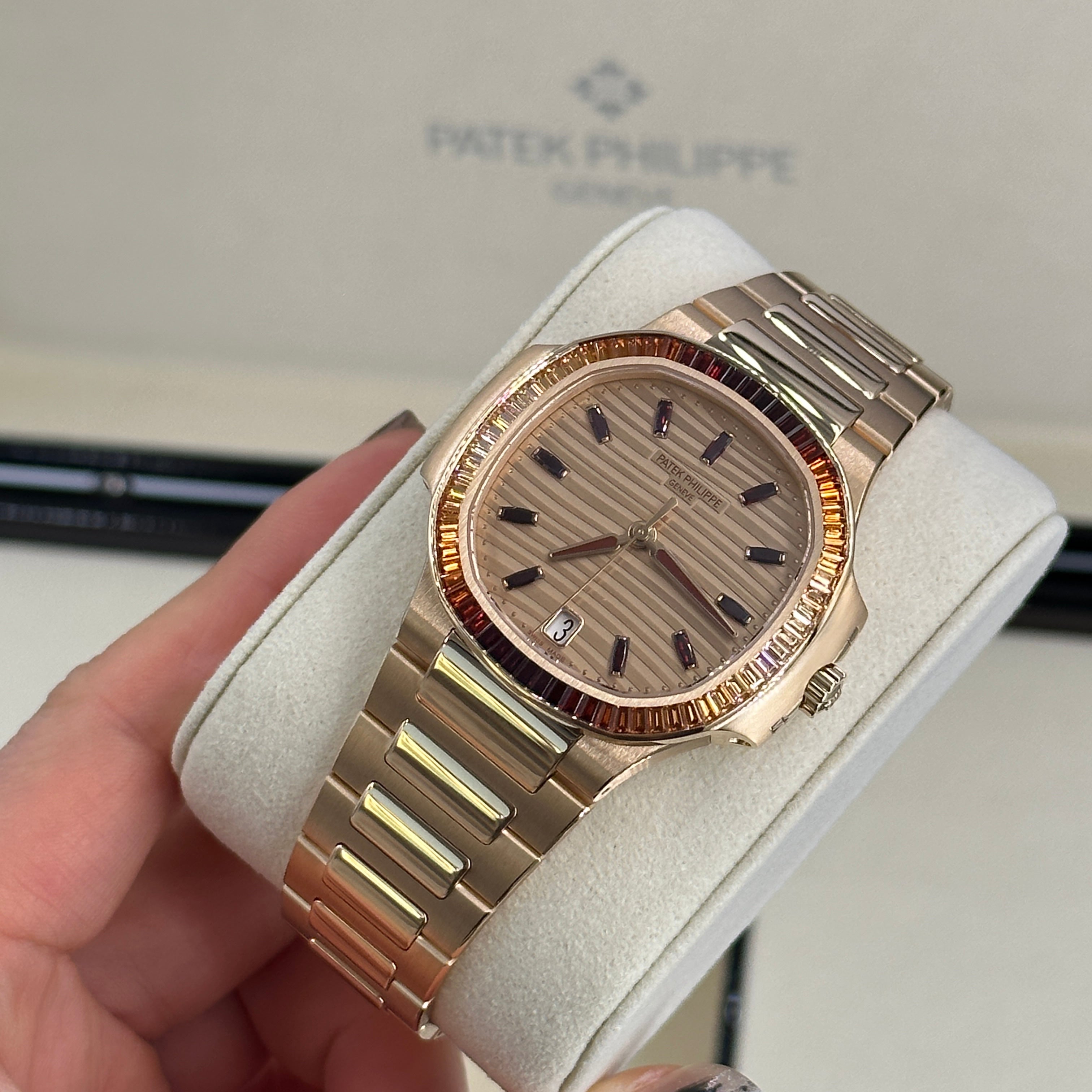 Patek Philippe Nautilus  7118/1300R-001