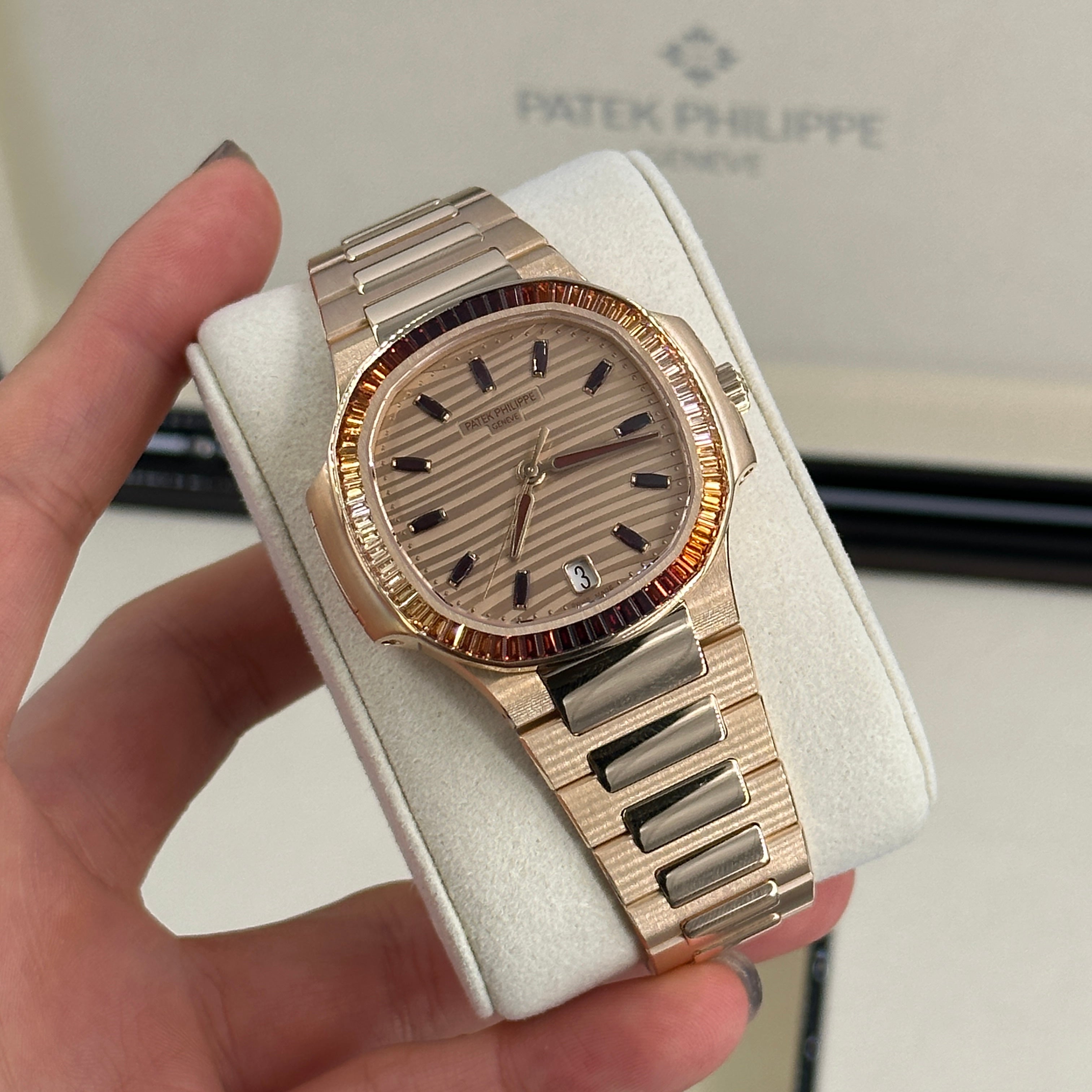 Patek Philippe Nautilus  7118/1300R-001