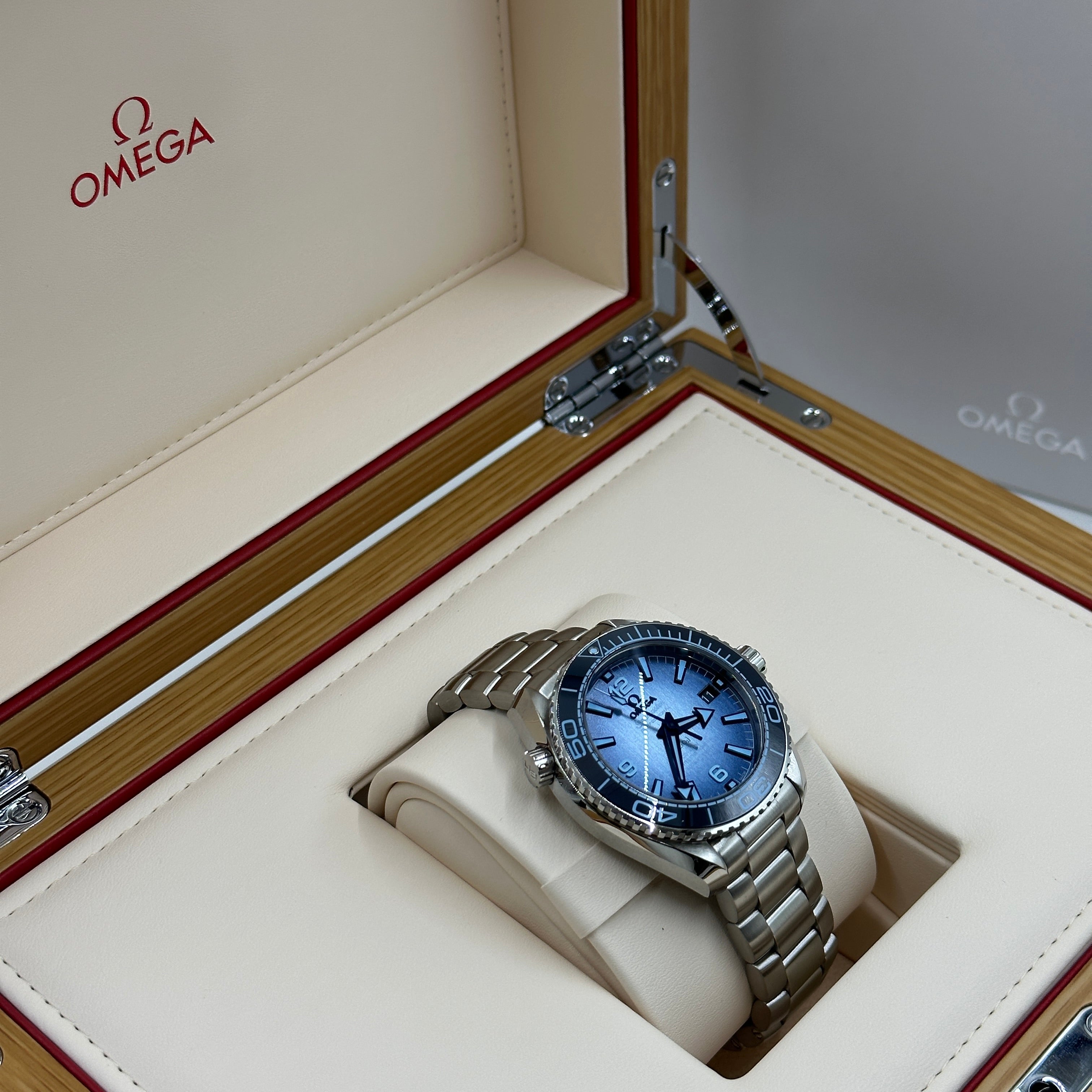 Omega Seamaster Planet Ocean 600m Koaxial Master Sommerblau 215.30.40.20.03.002