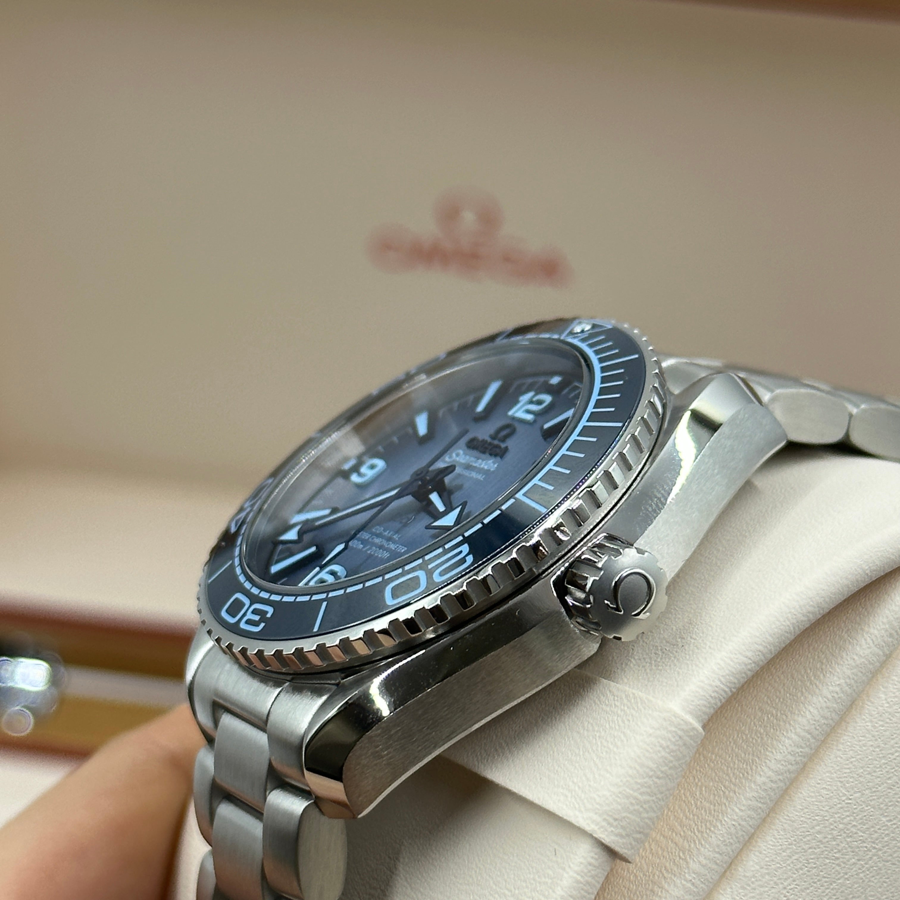 Omega Seamaster Planet Ocean 600m Koaxial Master Sommerblau 215.30.40.20.03.002