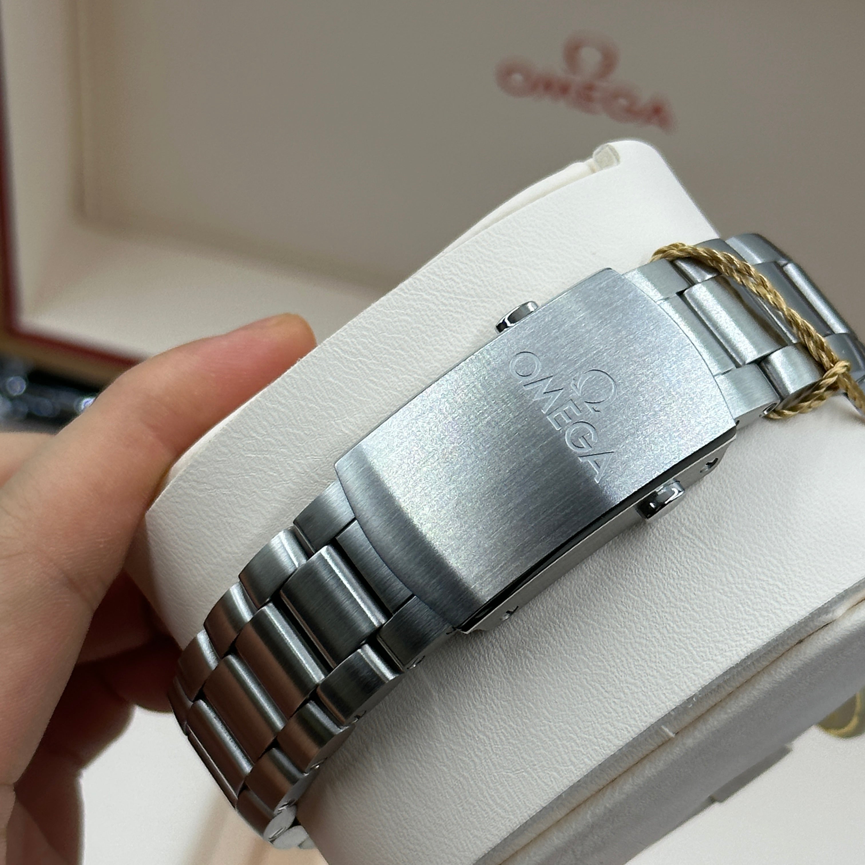 Omega Seamaster Planet Ocean 600m Koaxial Master Sommerblau 215.30.40.20.03.002