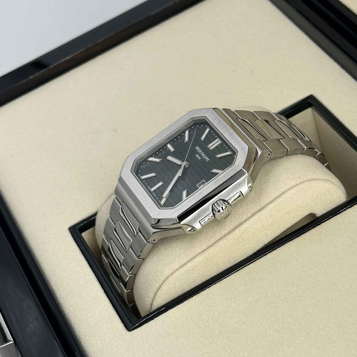 Patek Philippe Cubitus 5821/1A-001 2026