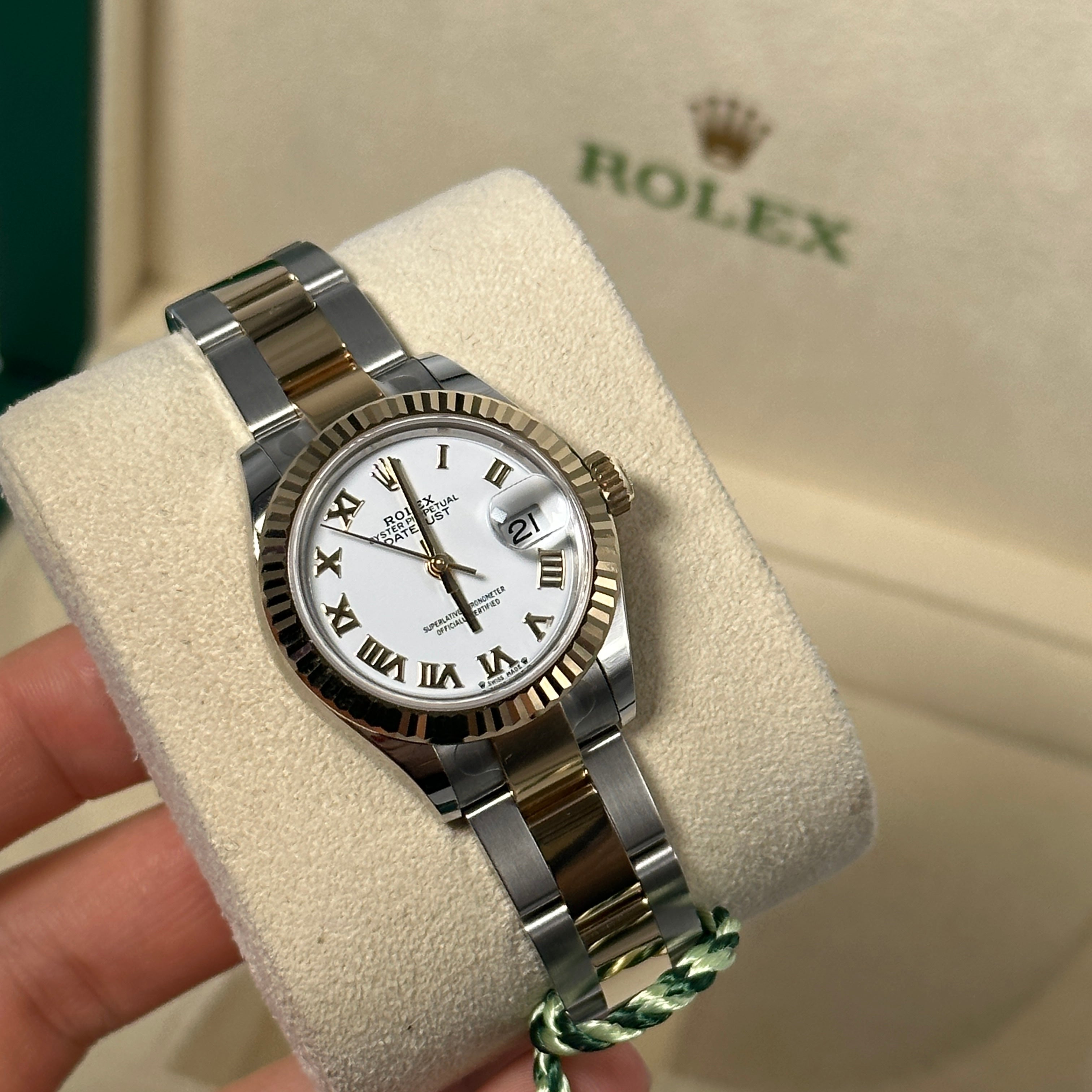 Rolex Lady-Datejust 279173 WHITE ROMAN OYSTER