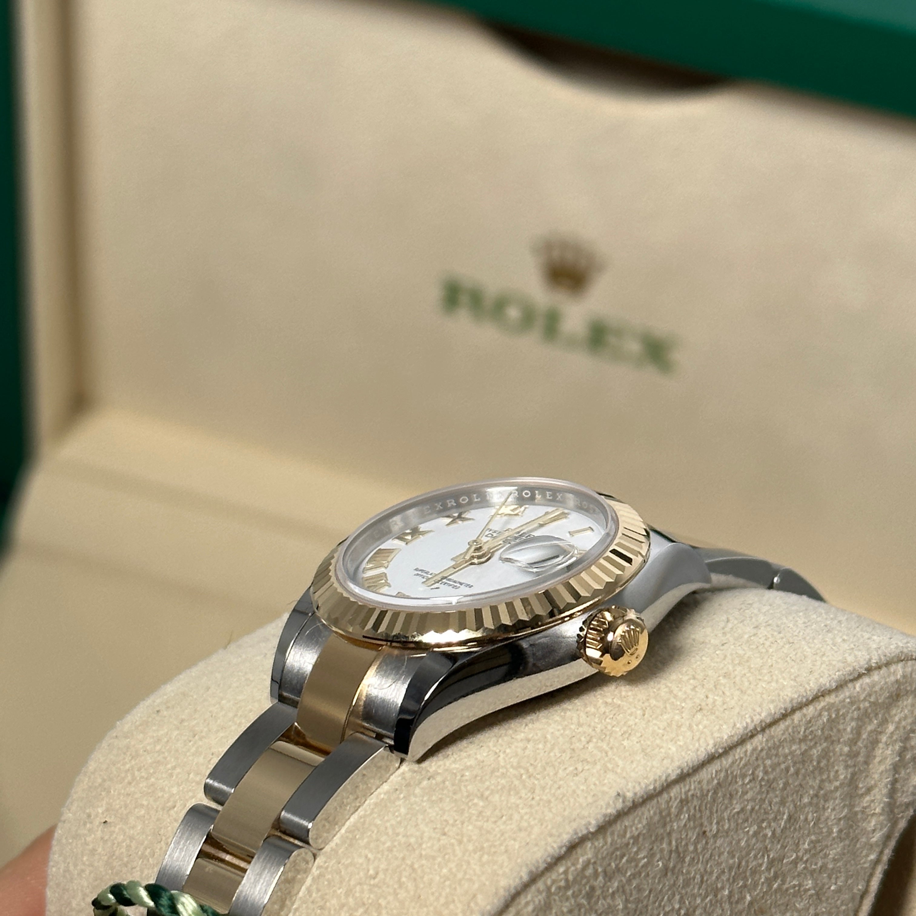 Rolex Lady-Datejust 279173 WHITE ROMAN OYSTER