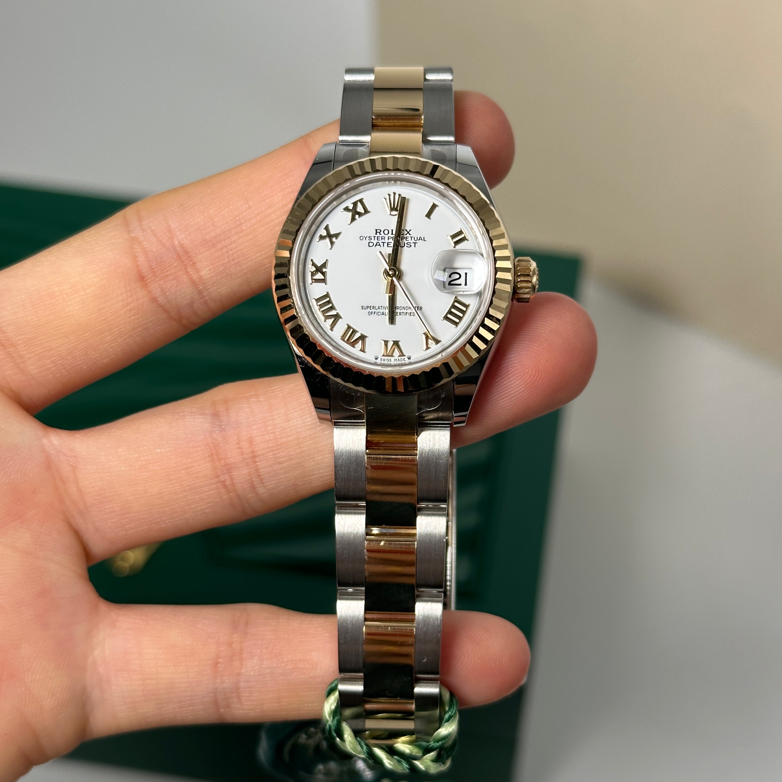 Rolex Lady-Datejust 279173 WHITE ROMAN OYSTER