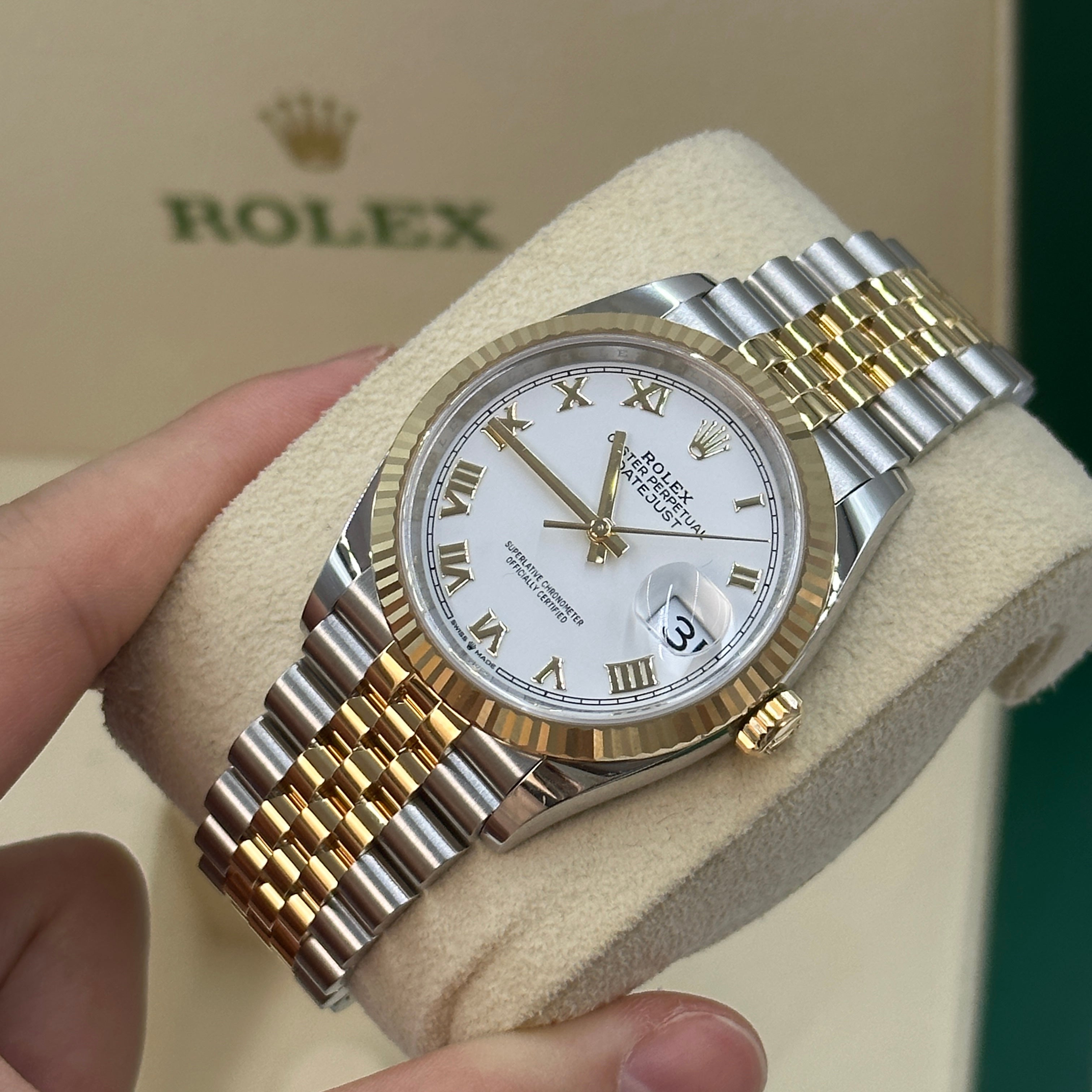 ROLEX Datejust 36 126233 WHITE ROMAN JUB