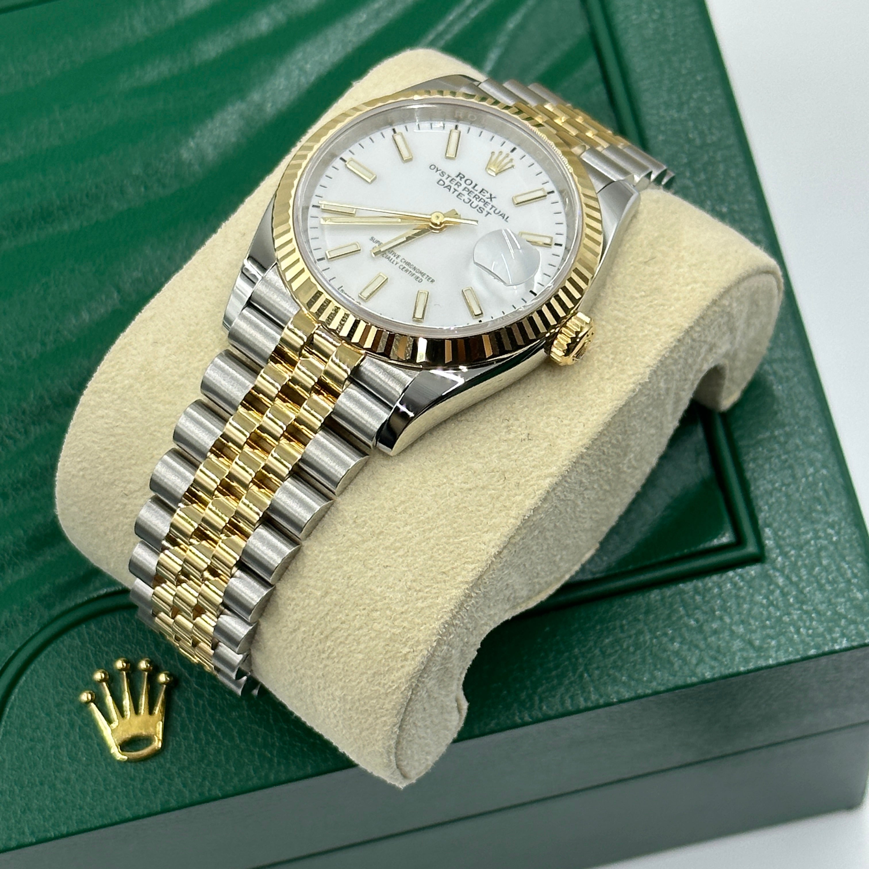 Rolex Datejust 36 126233-0019 White Index Dial Jubilee 2026