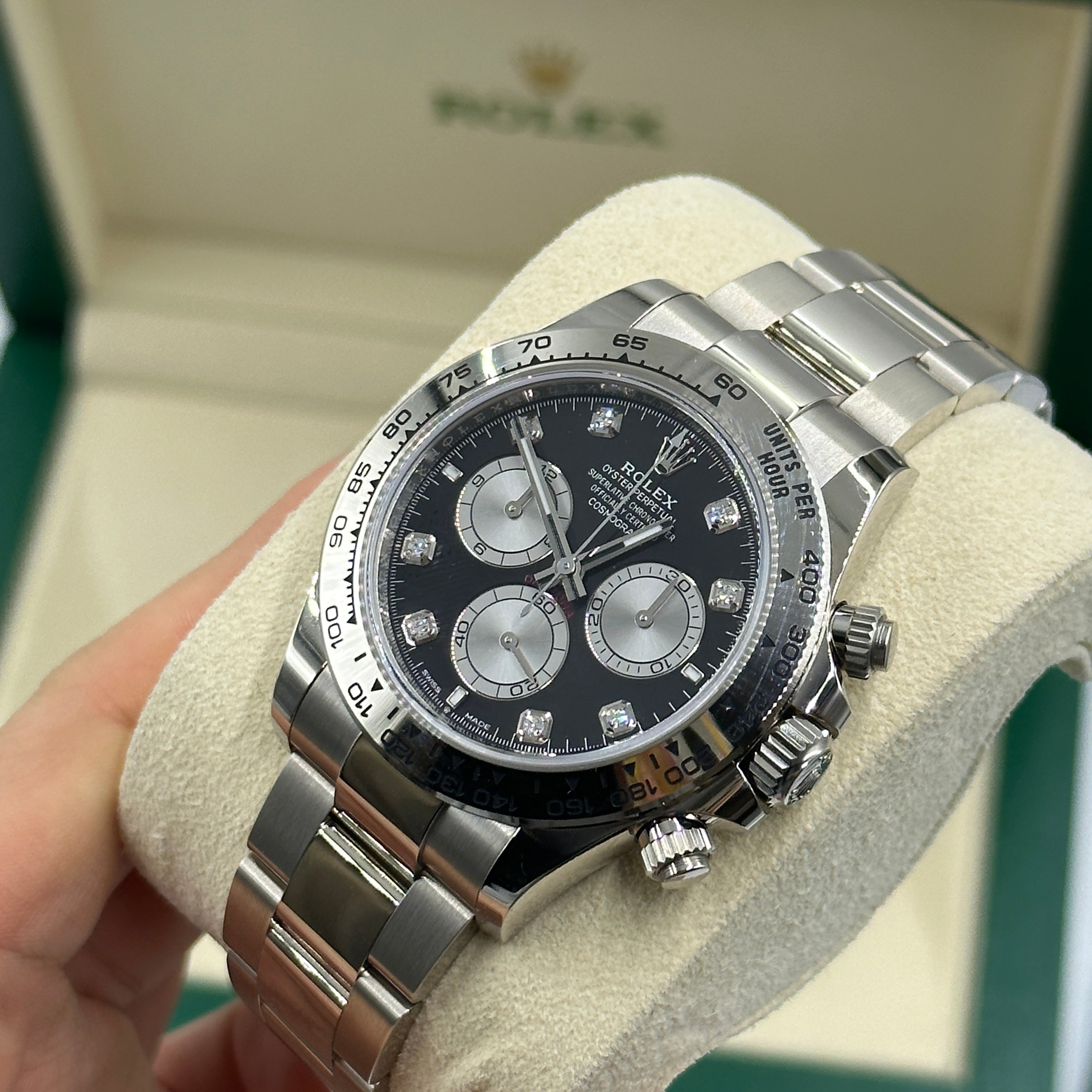 Rolex Cosmograph Daytona 126509 Helles Schwarz und Stahl mit Diamanten besetzt