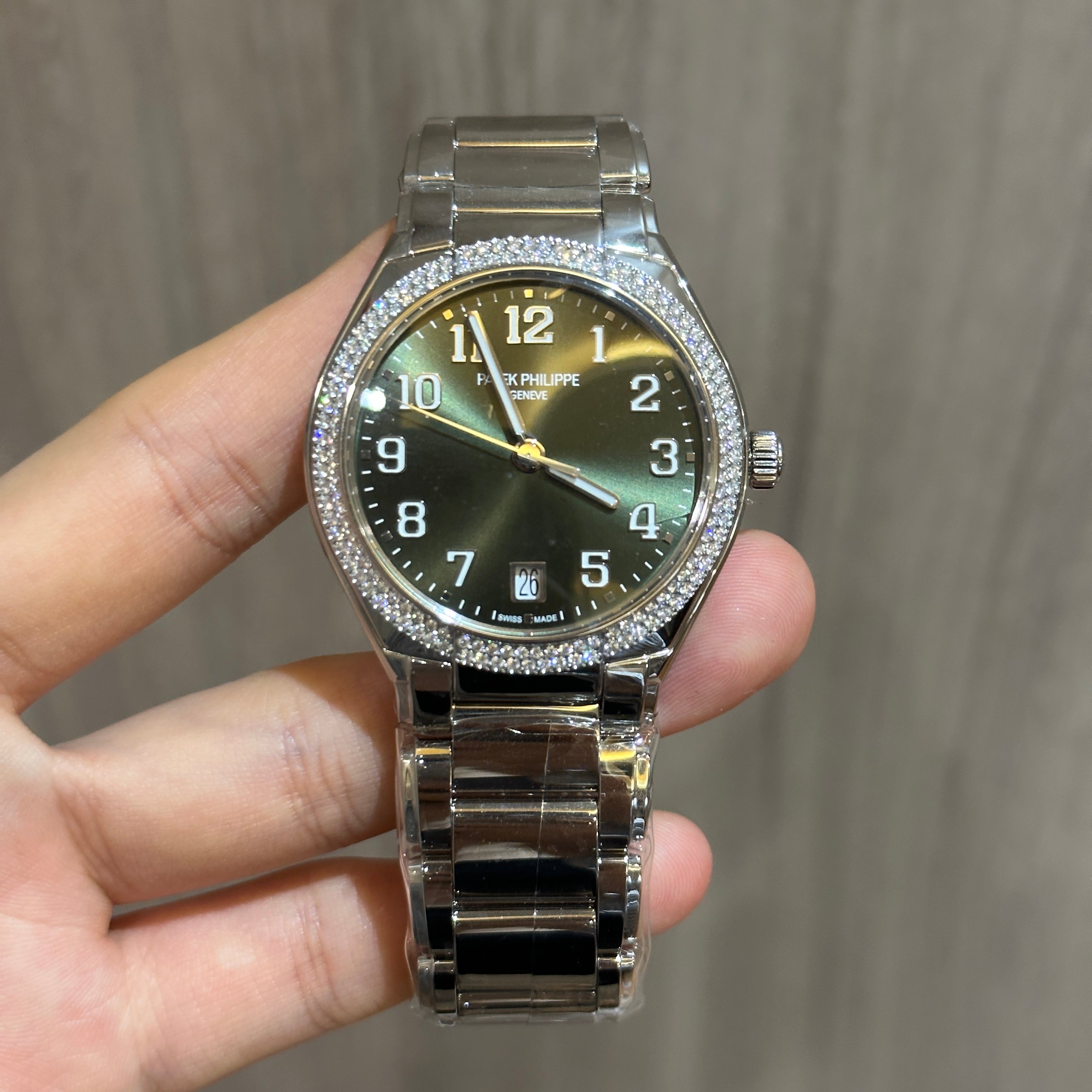 Patek Philippe 7300/1200A-011  2022