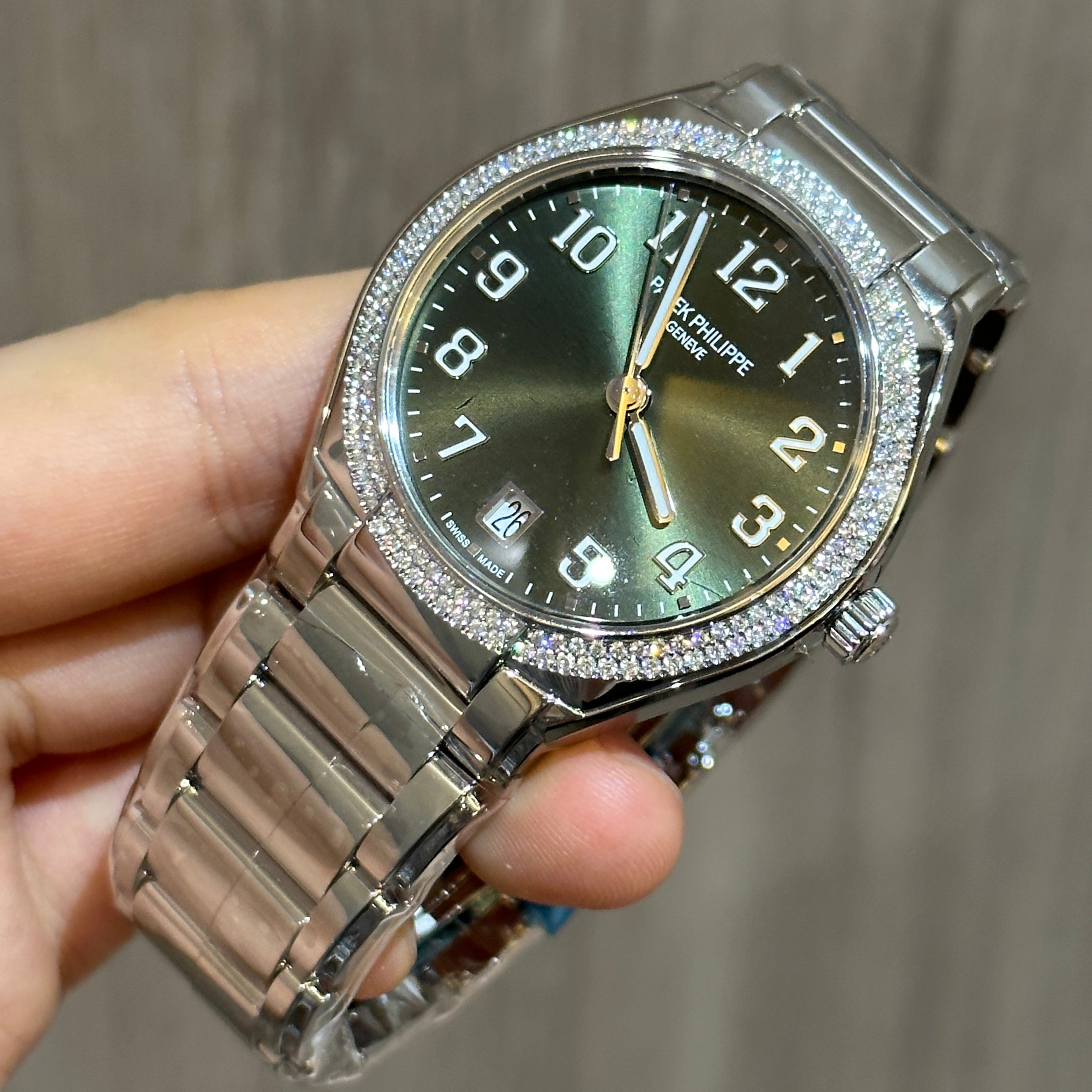 Patek Philippe 7300/1200A-011  2022