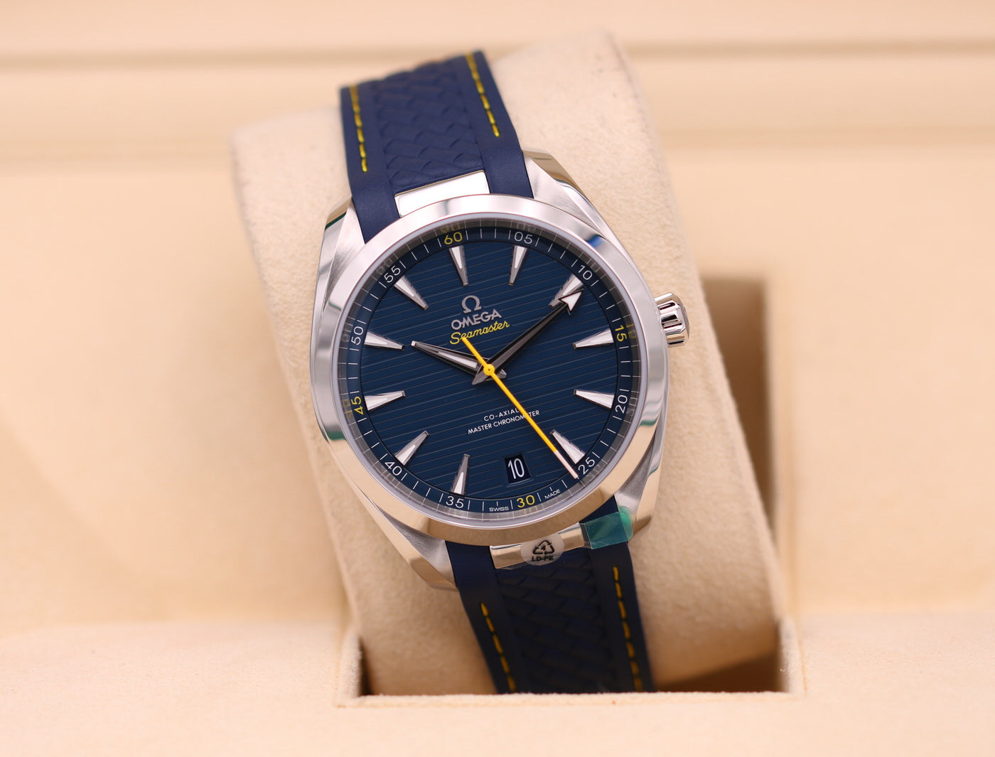 Omega 220.12.41.21.03.009Seamaster Aqua Terra 150 M