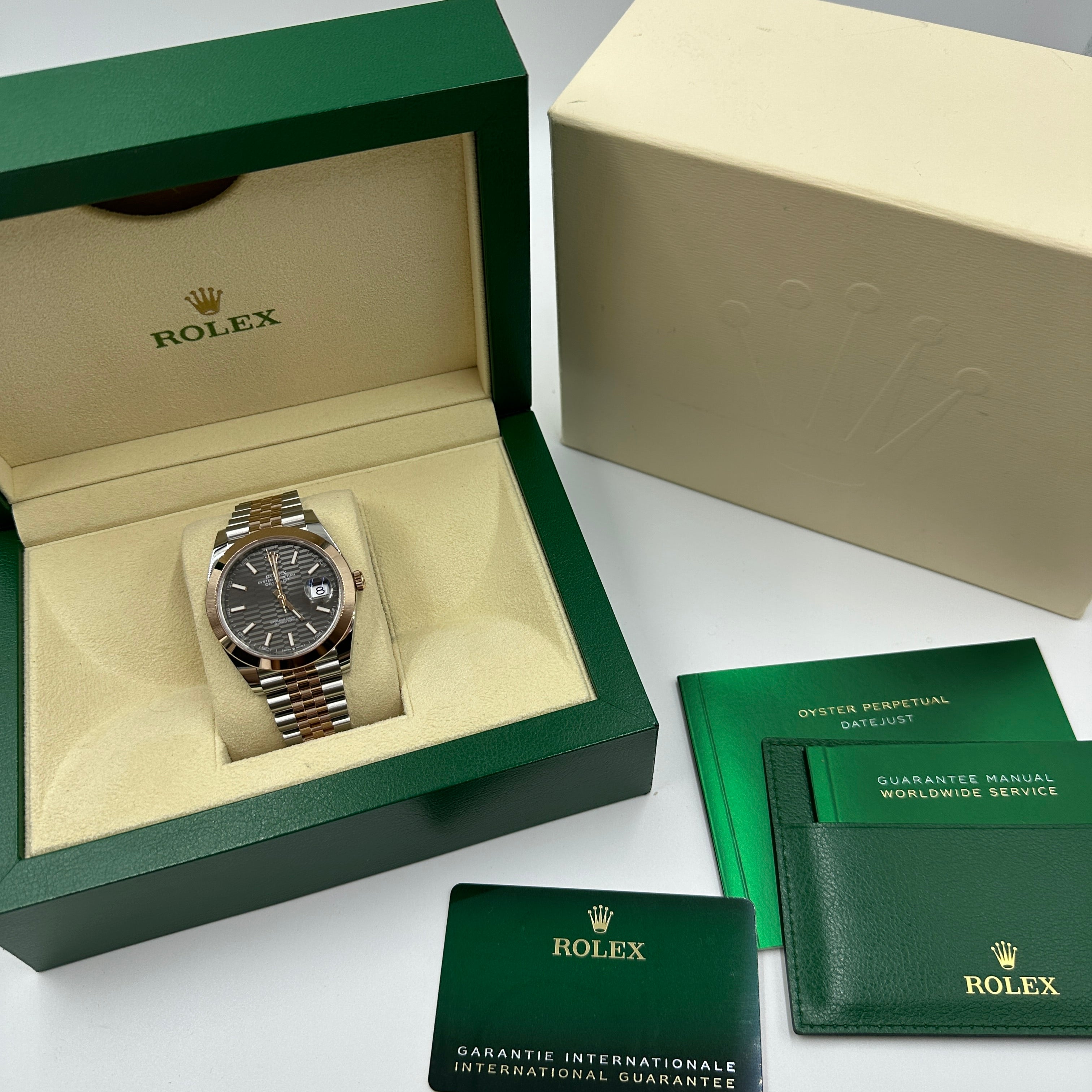 Rolex Datejust 41 126301 Grau geriffeltes Jubiläum 2024
