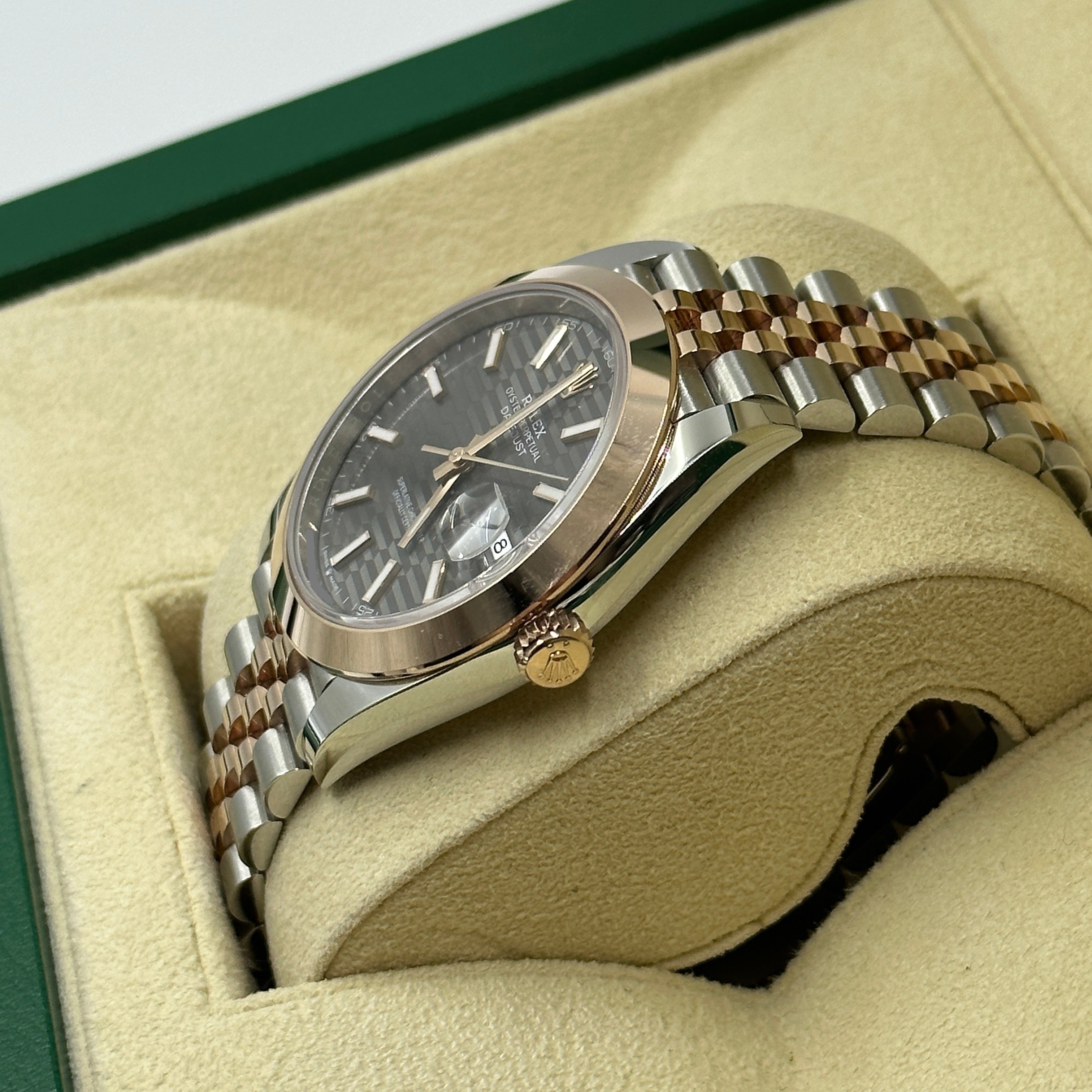 Rolex Datejust 41 126301 Grau geriffeltes Jubiläum 2024