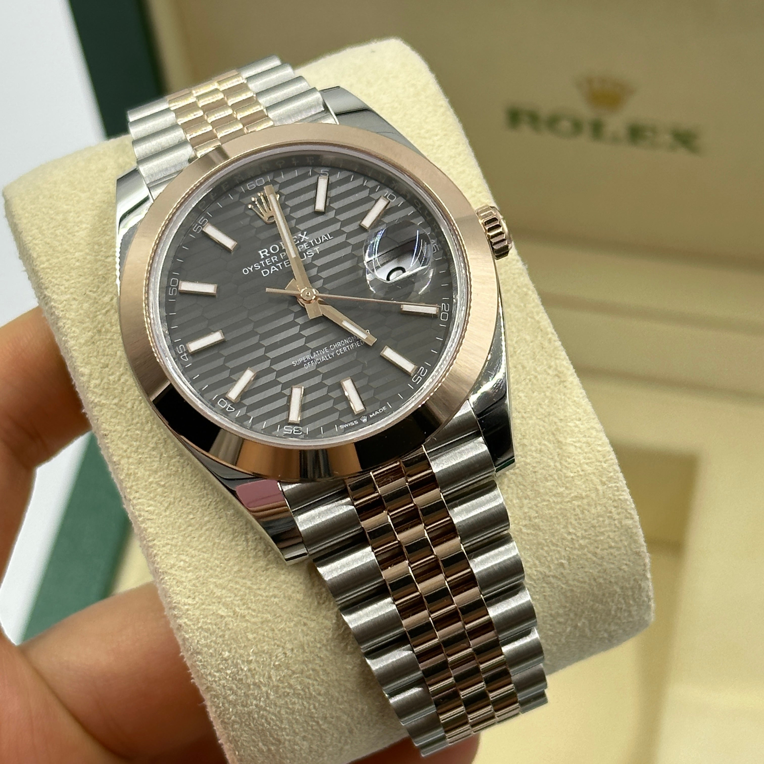Rolex Datejust 41 126301 Grau geriffeltes Jubiläum 2024