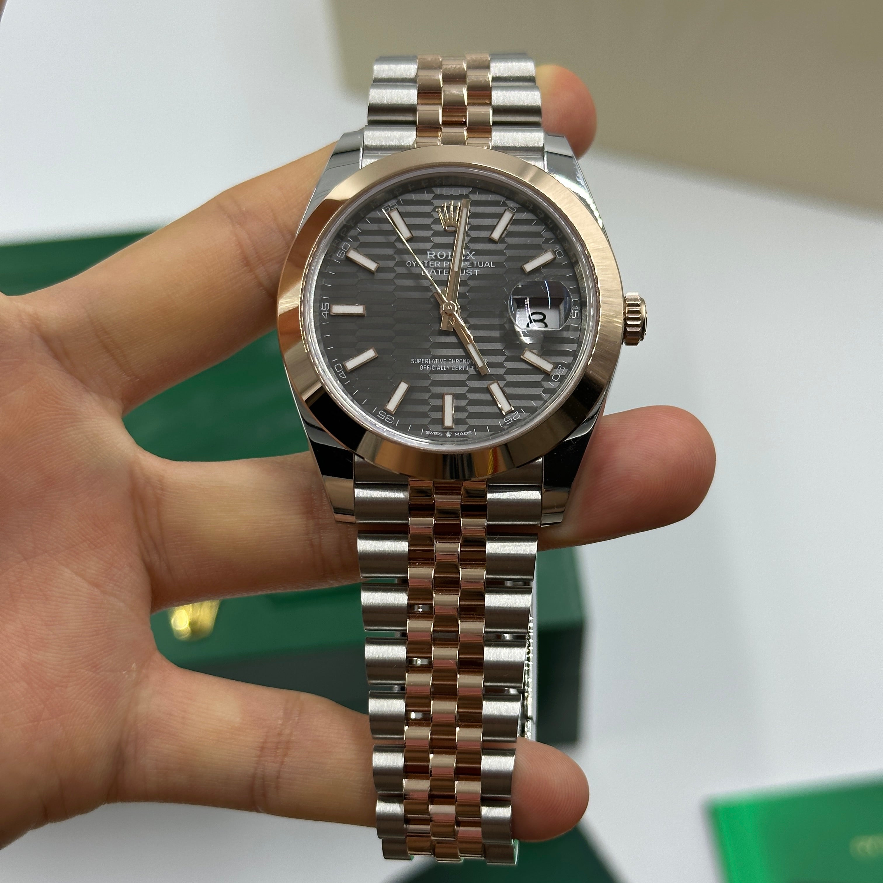 Rolex Datejust 41 126301 Grau geriffeltes Jubiläum 2024