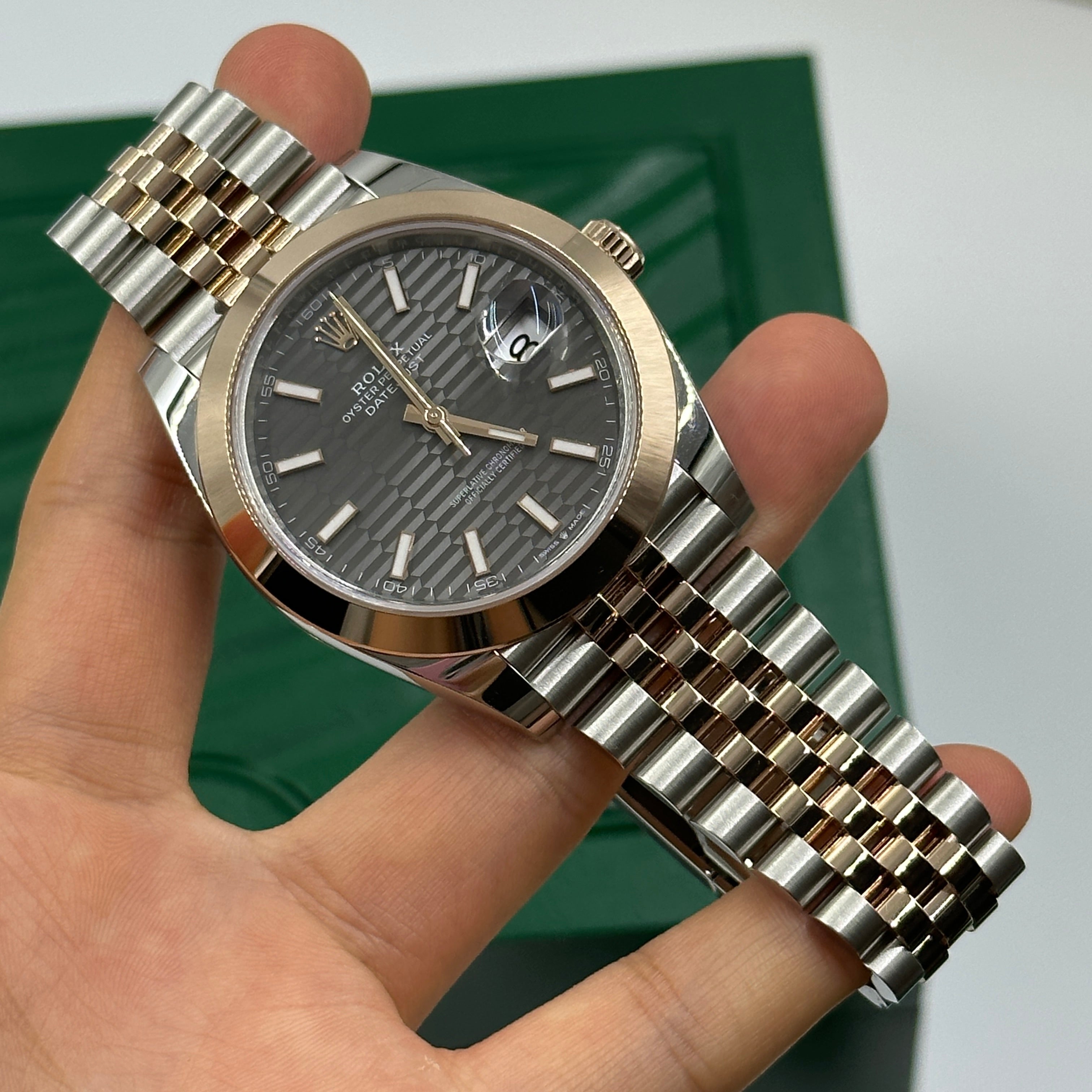 Rolex Datejust 41 126301 Grau geriffeltes Jubiläum 2024