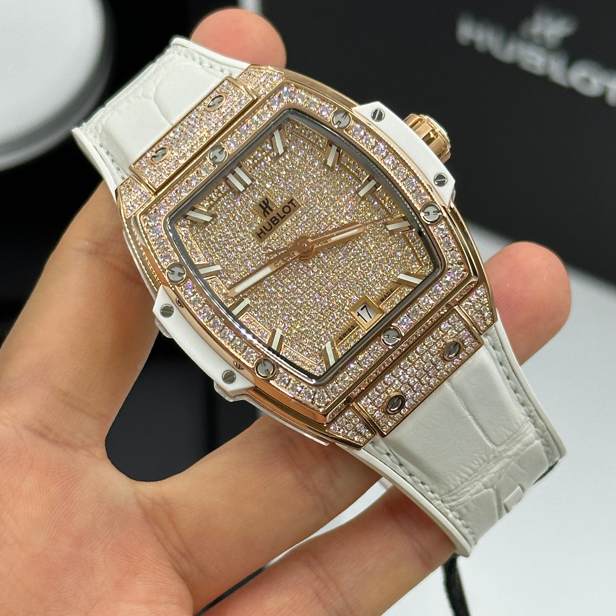 Hublot Spirit Of Big Bang King Gold White Pavé Full 39mm 665.OE.9010.LR.1604 2026