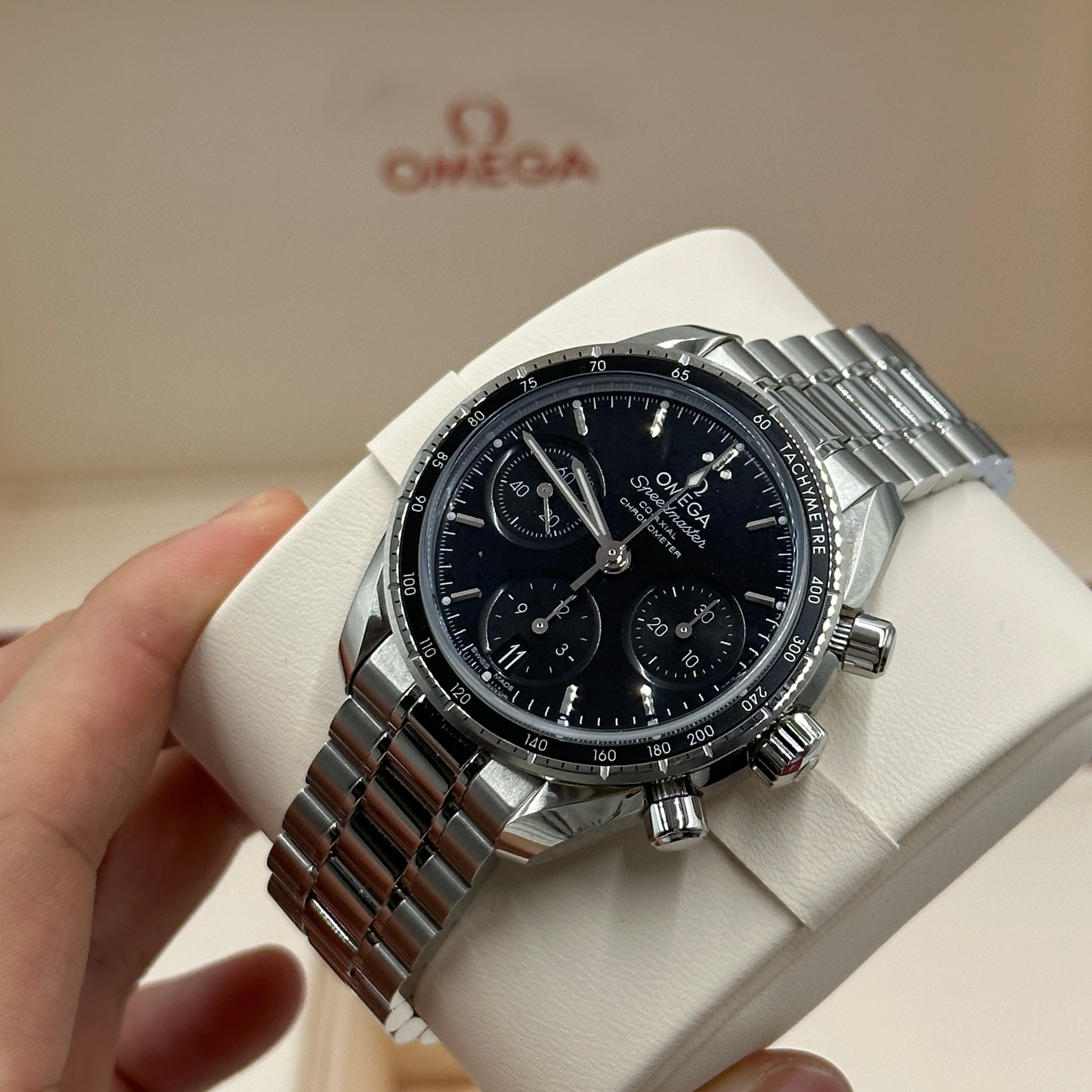 Omega Speedmaster 38 324.30.38.50.01.001
