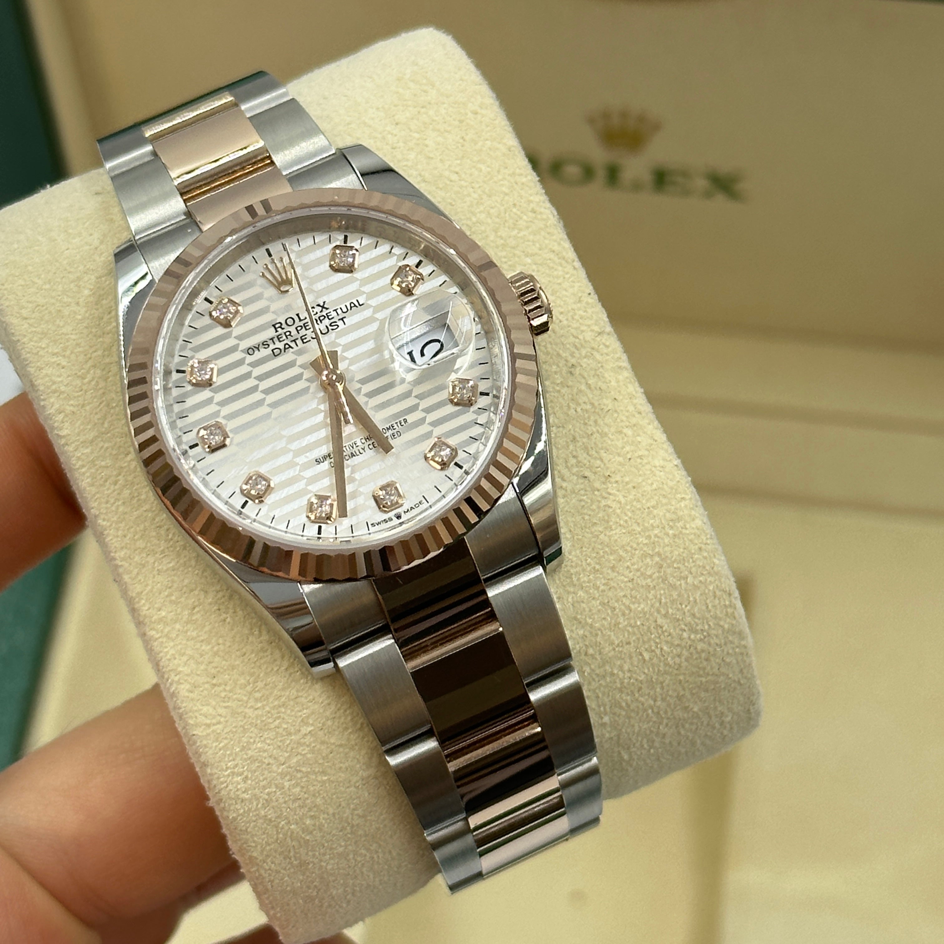 Rolex Datejust 36 126231G Silber geriffelte Oyster 2024