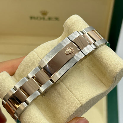 Rolex Datejust 36 126231G Silber geriffelte Oyster 2024