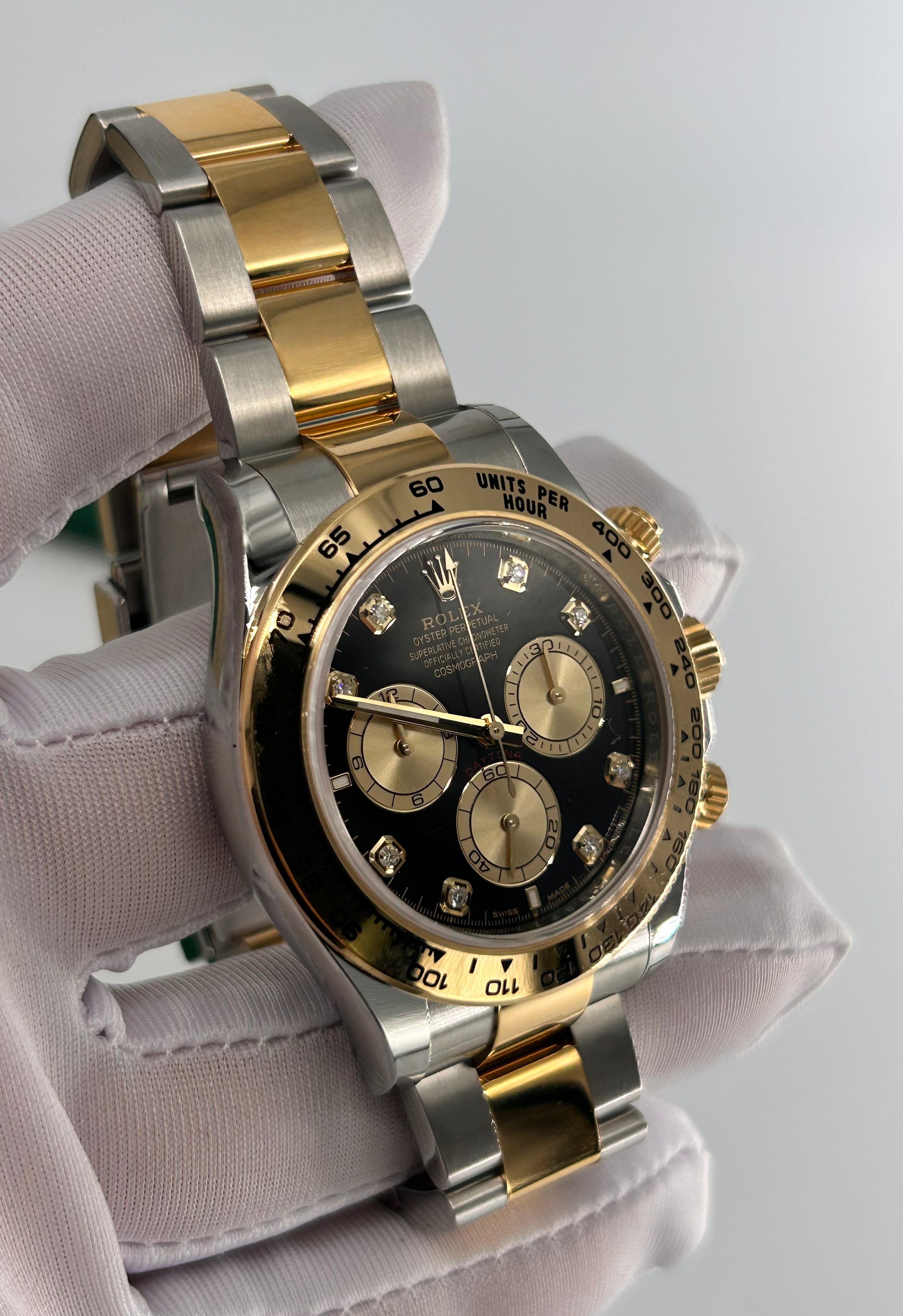 Rolex Cosmograph Daytona 126503 Leuchtend schwarz und golden mit Diamanten besetzt